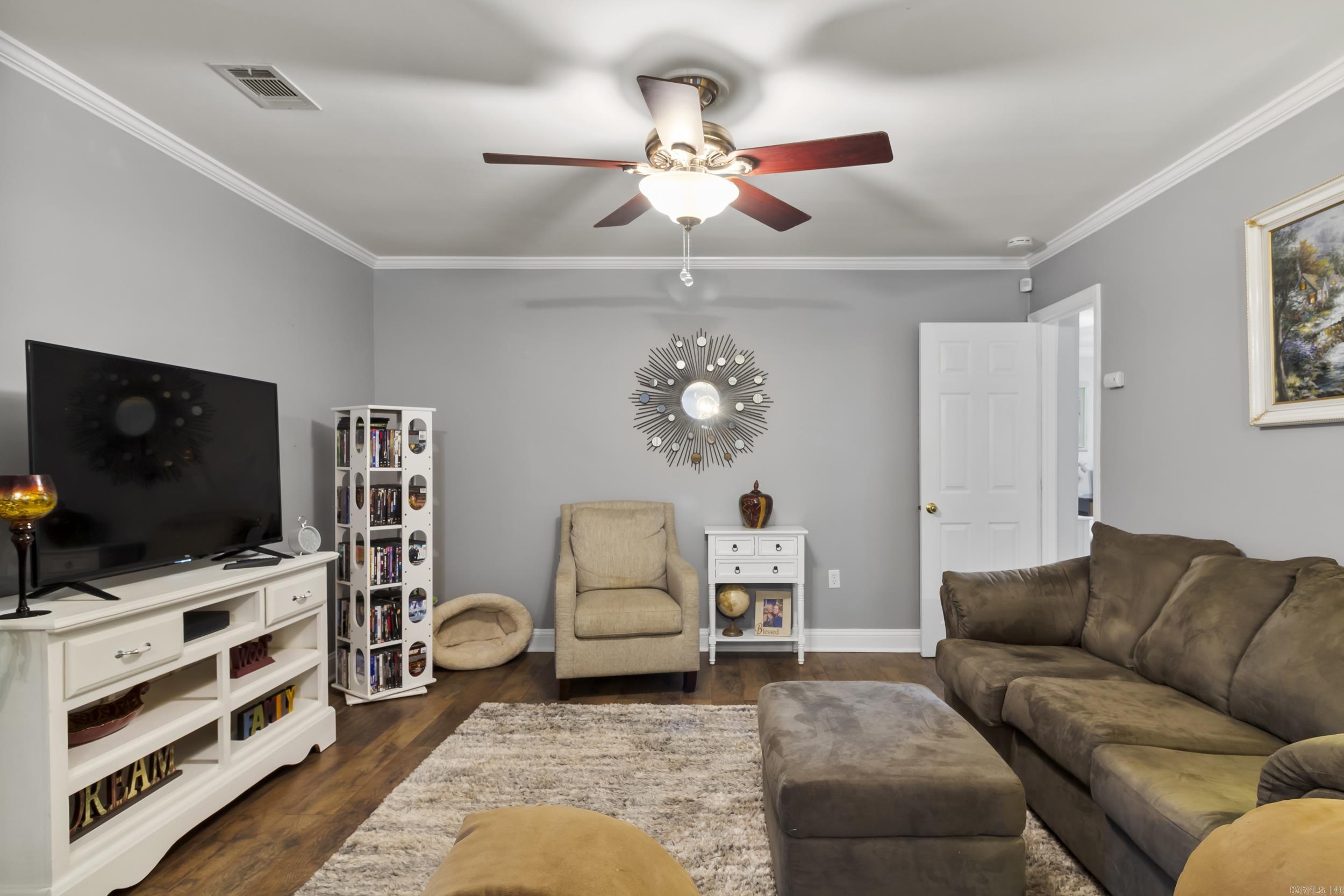 DELTA LAWN - Residential