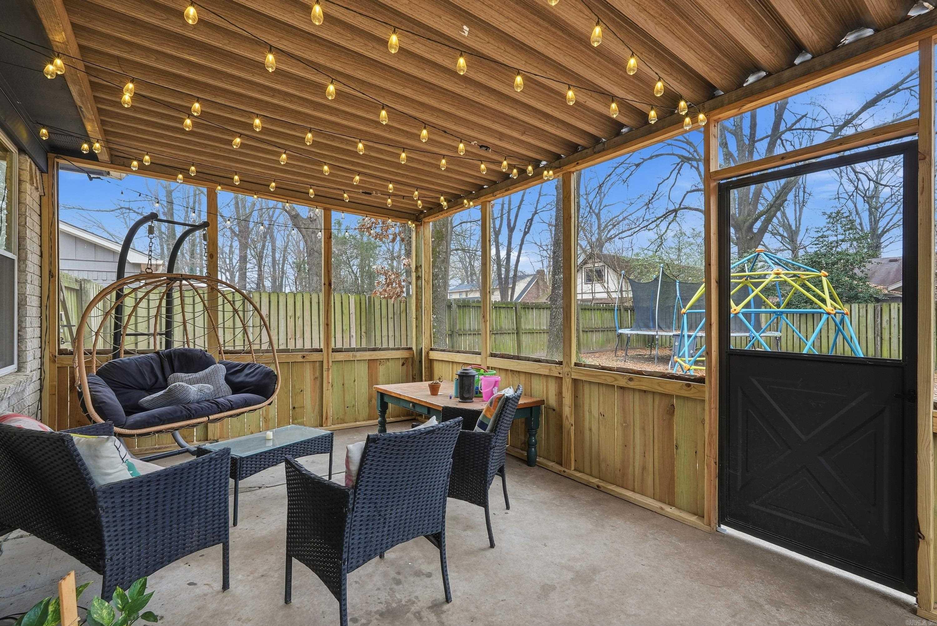 Smoking Oaks - Residential