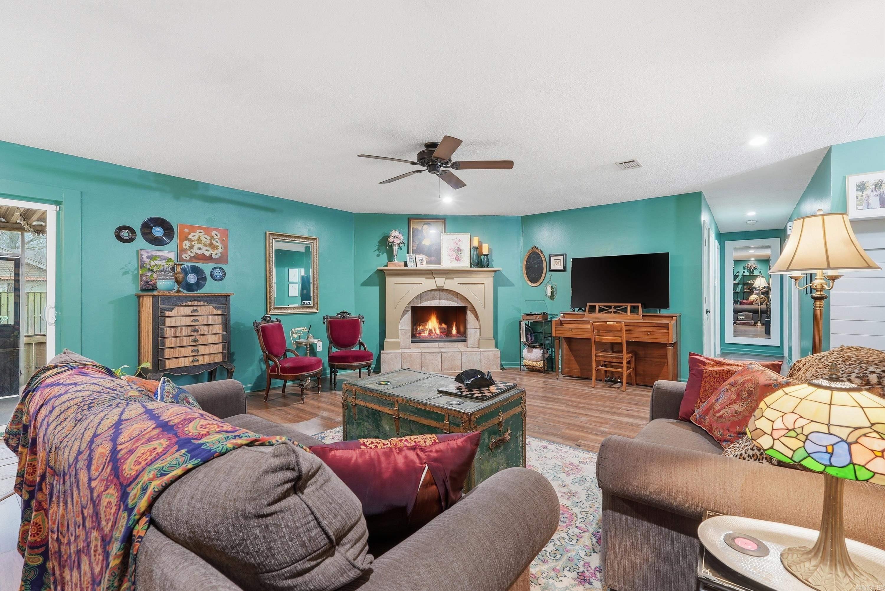 Smoking Oaks - Residential