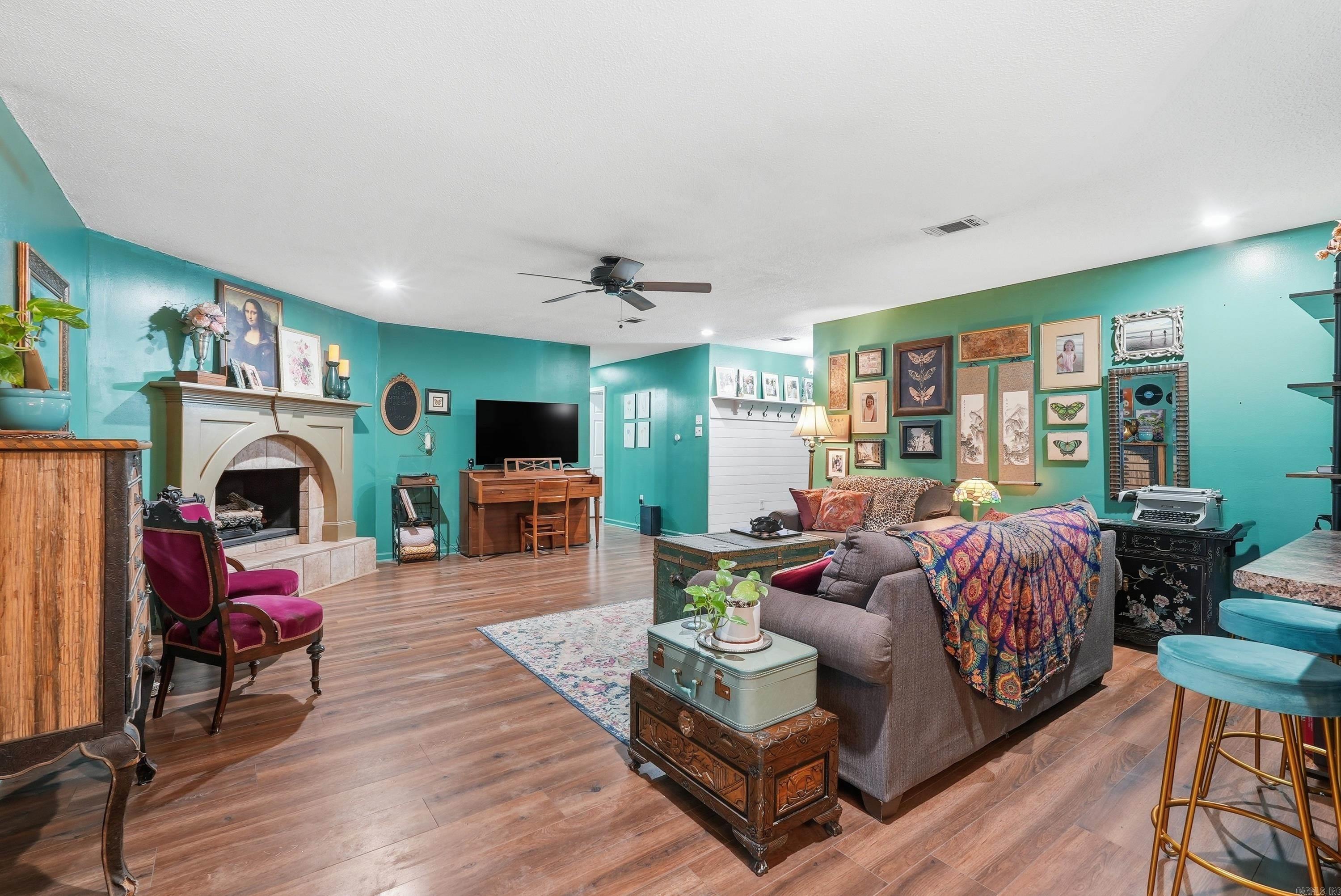 Smoking Oaks - Residential