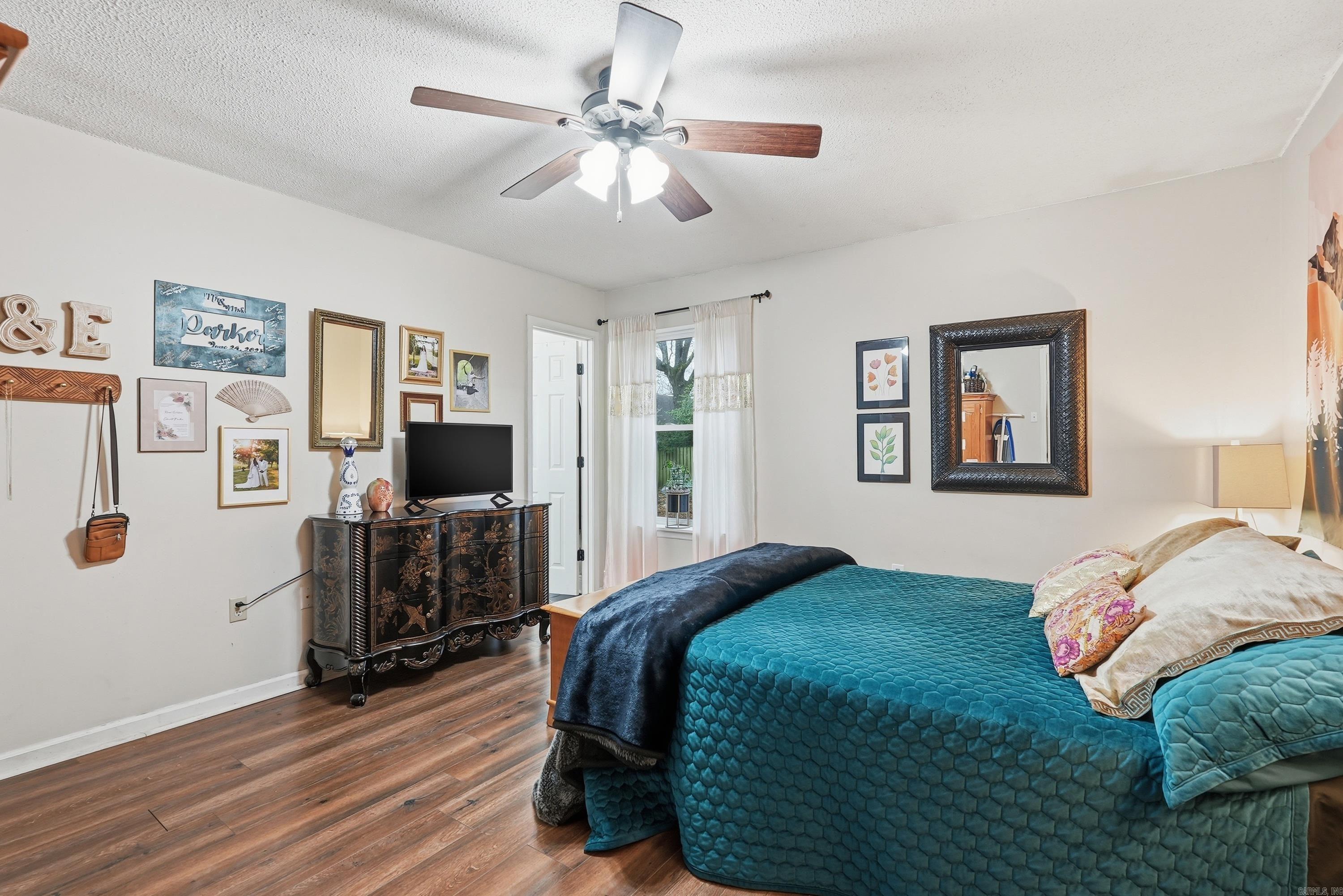 Smoking Oaks - Residential