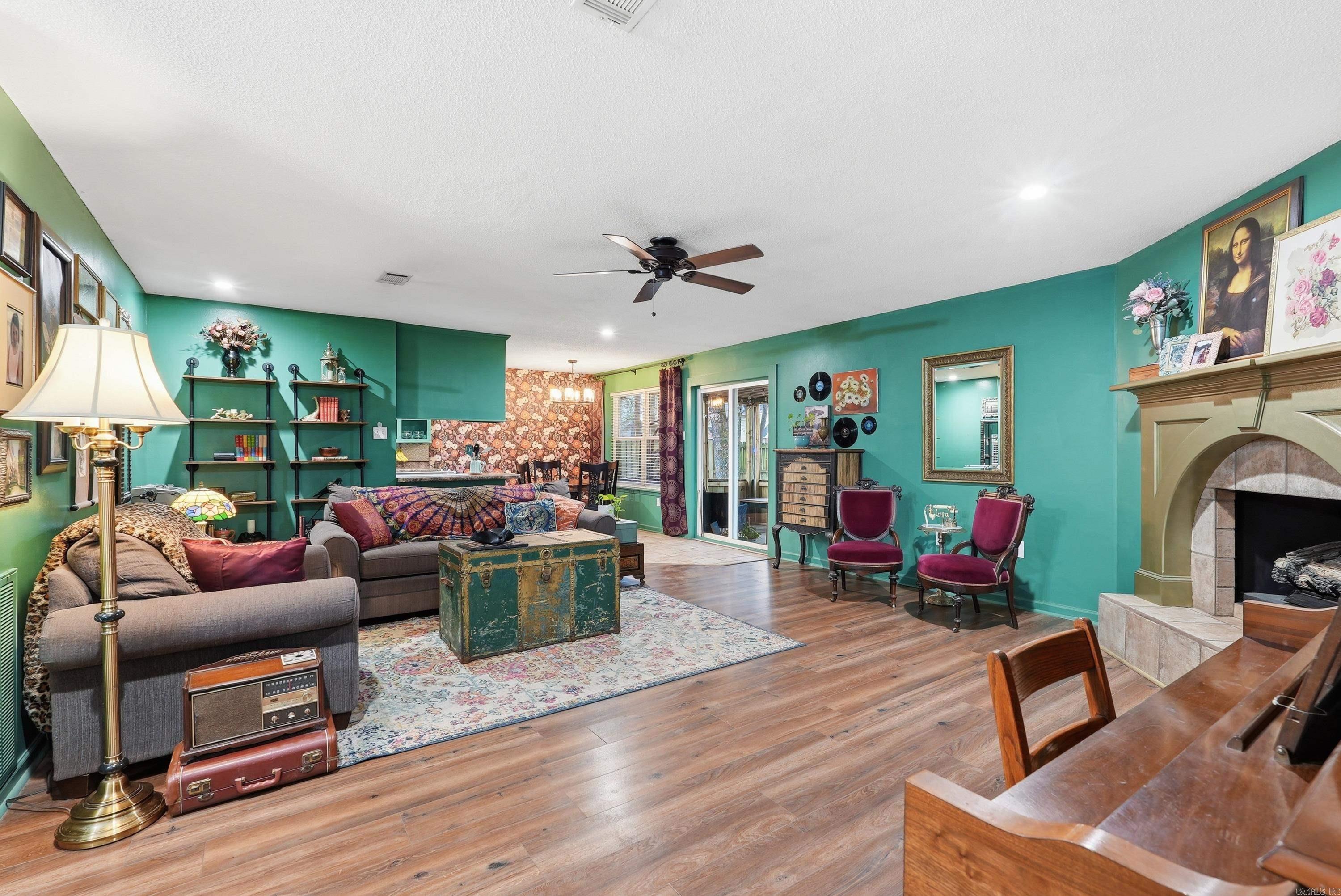 Smoking Oaks - Residential