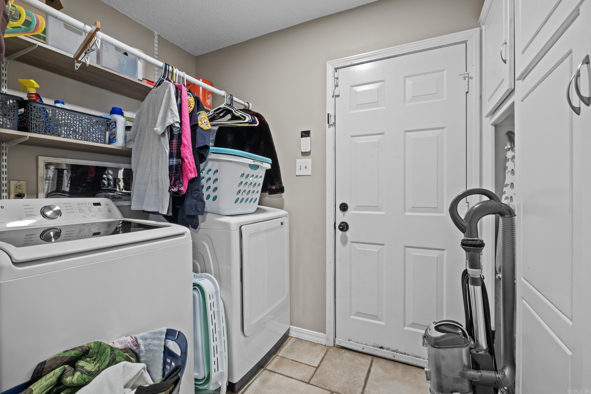 DEERFIELD ESTATES - Residential