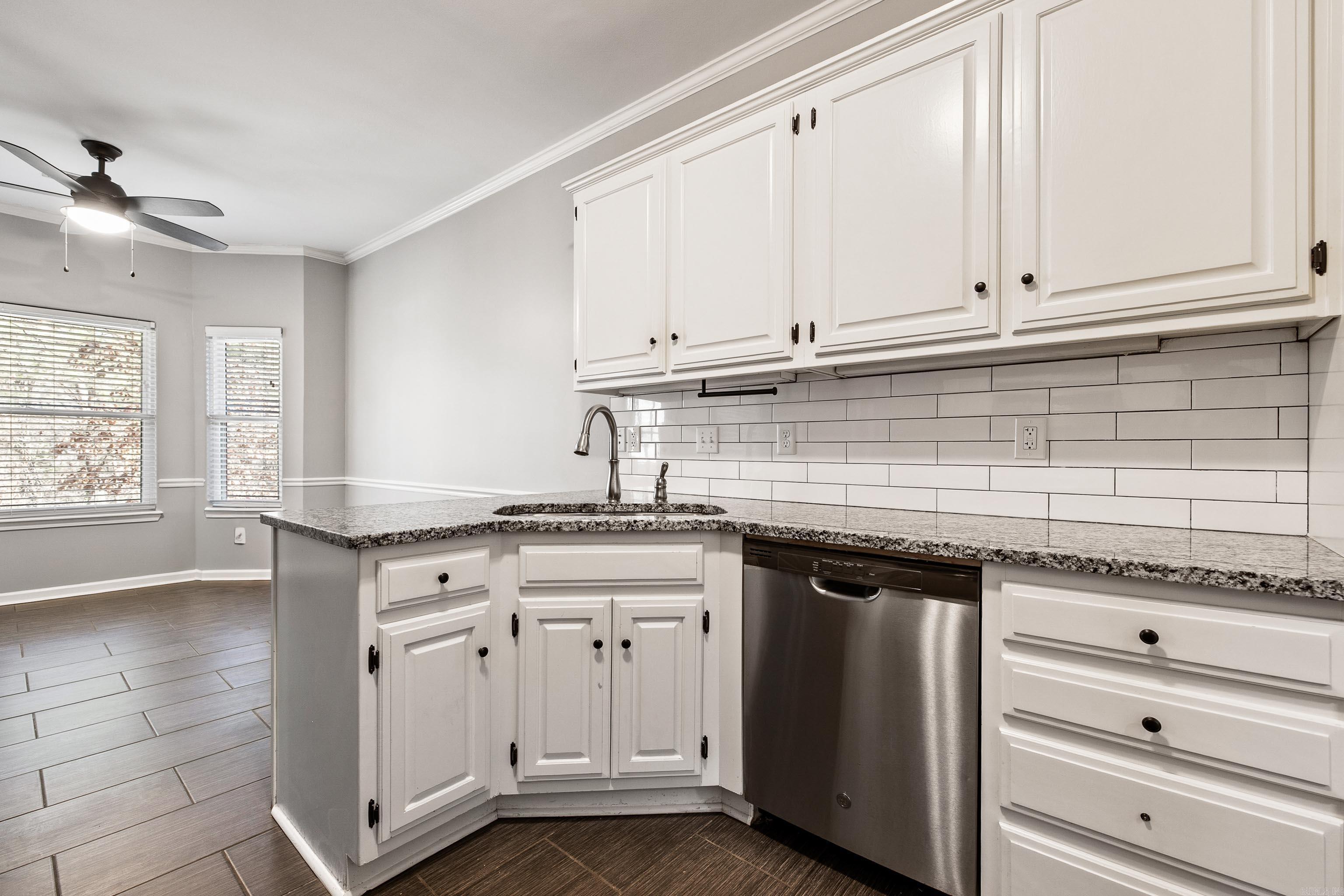 WESTBURY - Residential