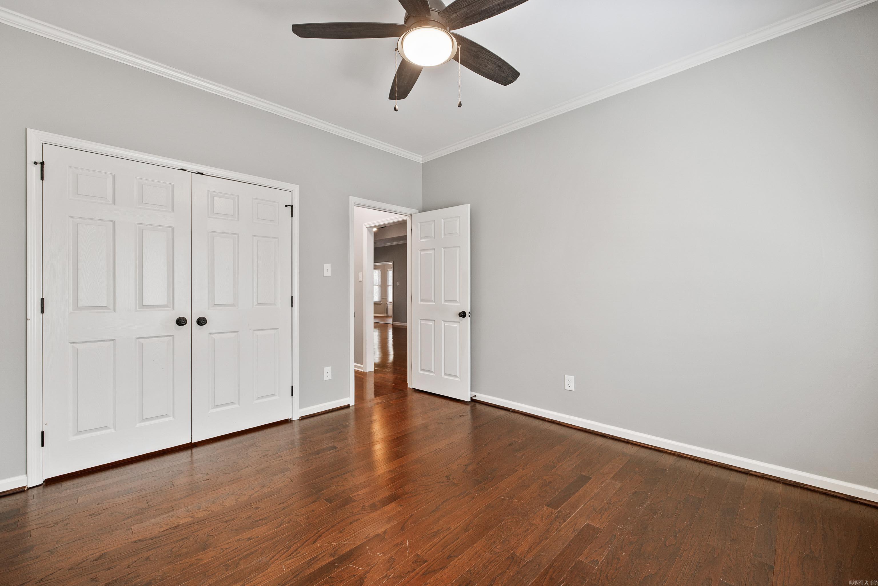 WESTBURY - Residential