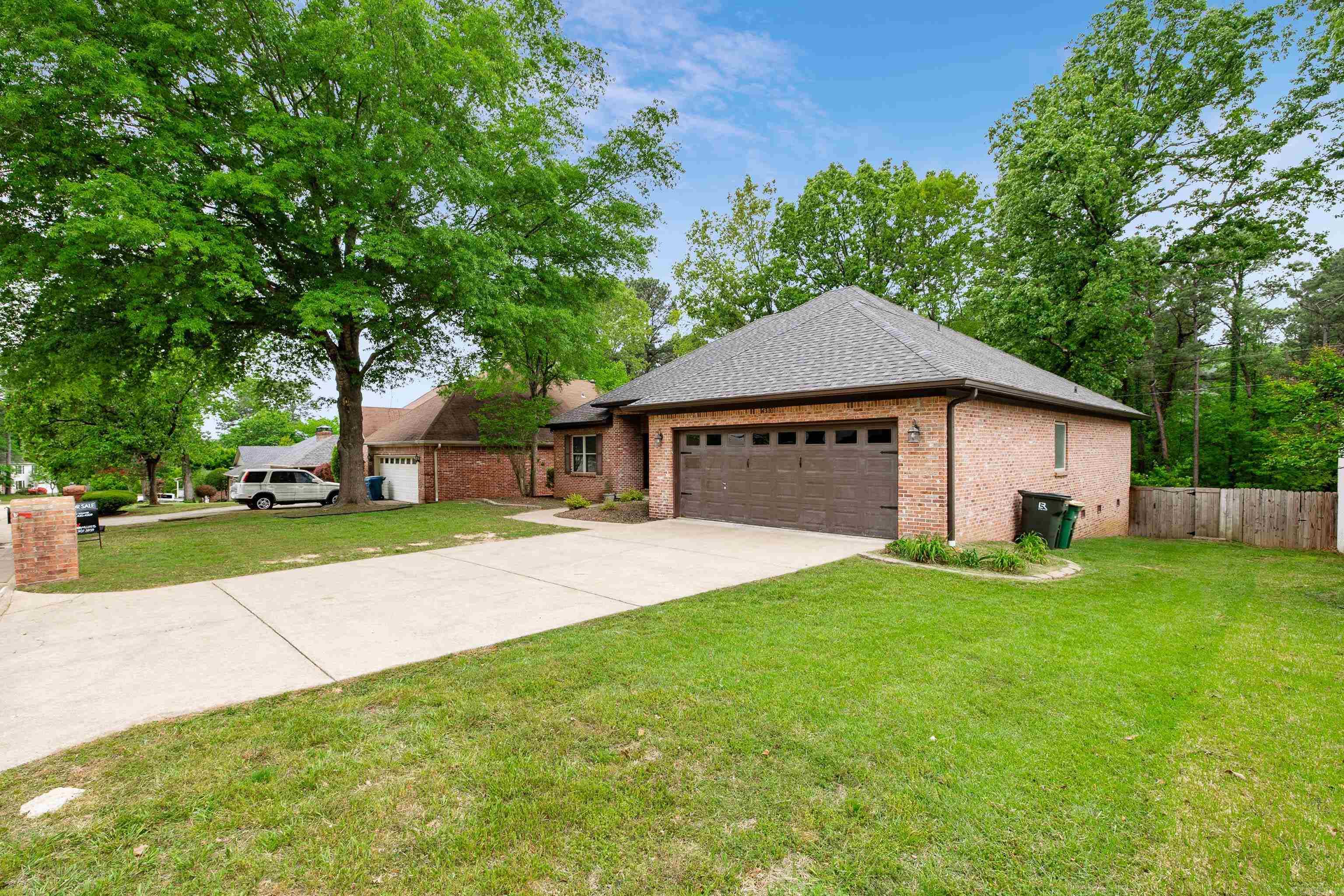 WESTBURY - Residential