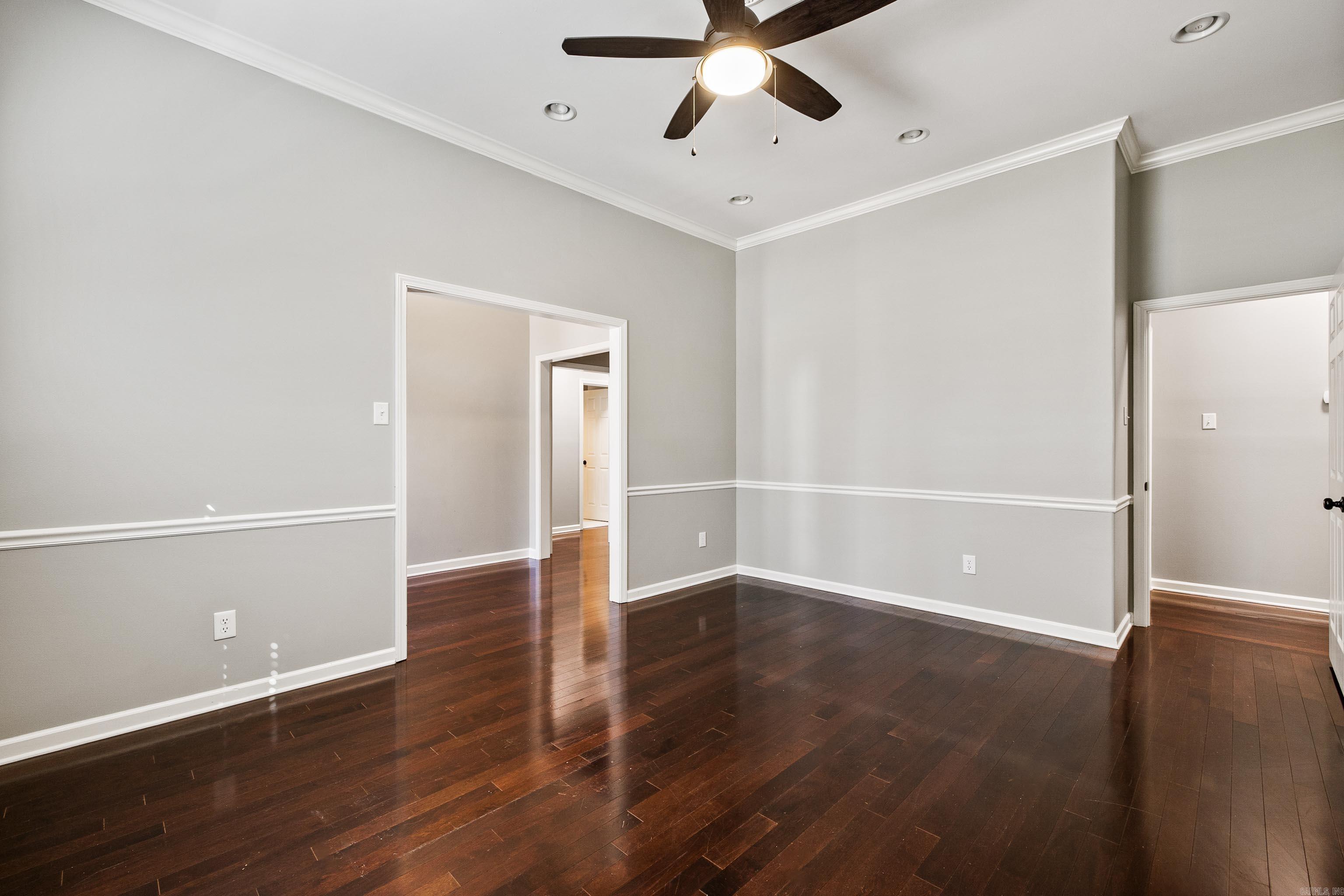 WESTBURY - Residential