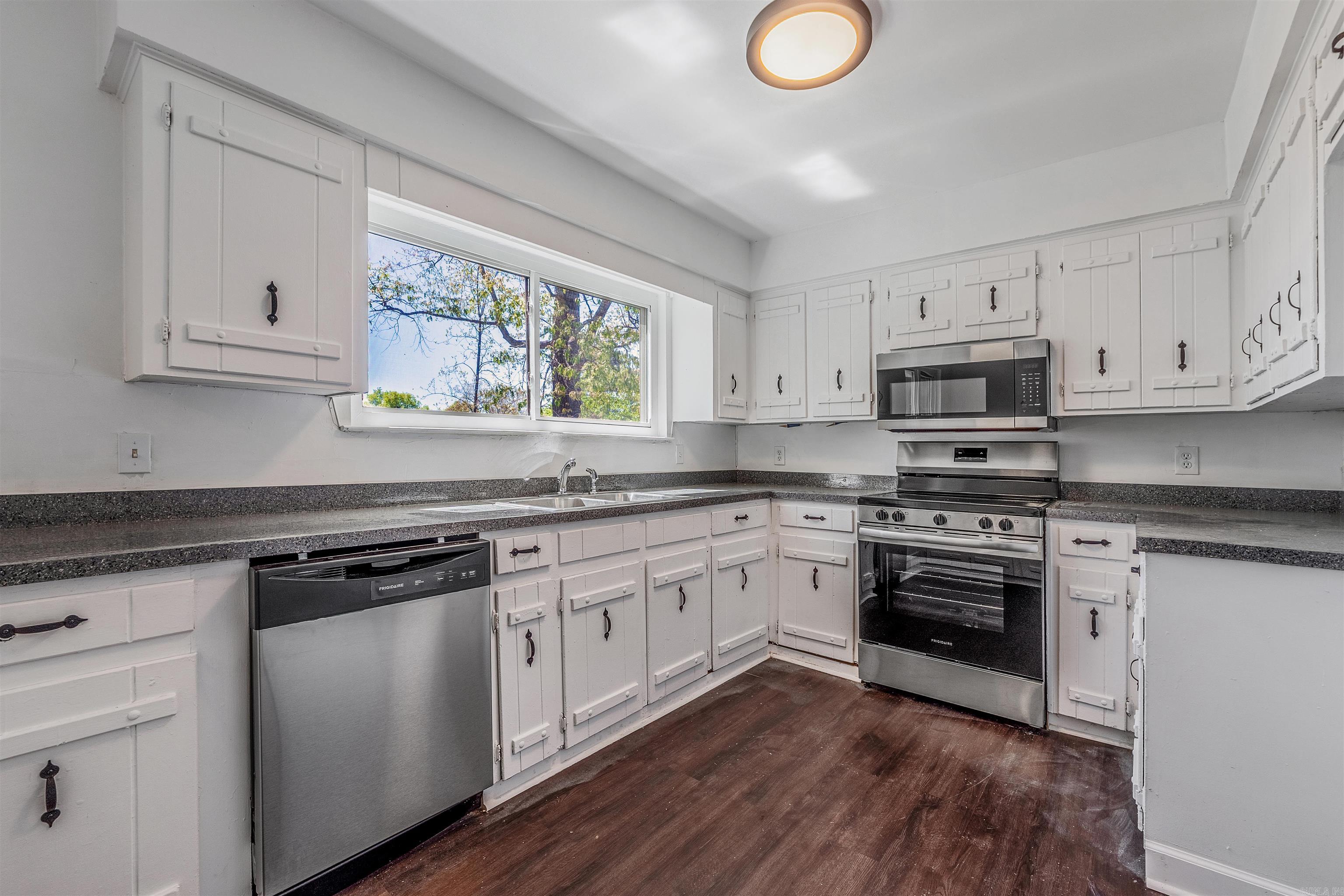 OTTER CREEK COMMUNITY - Residential