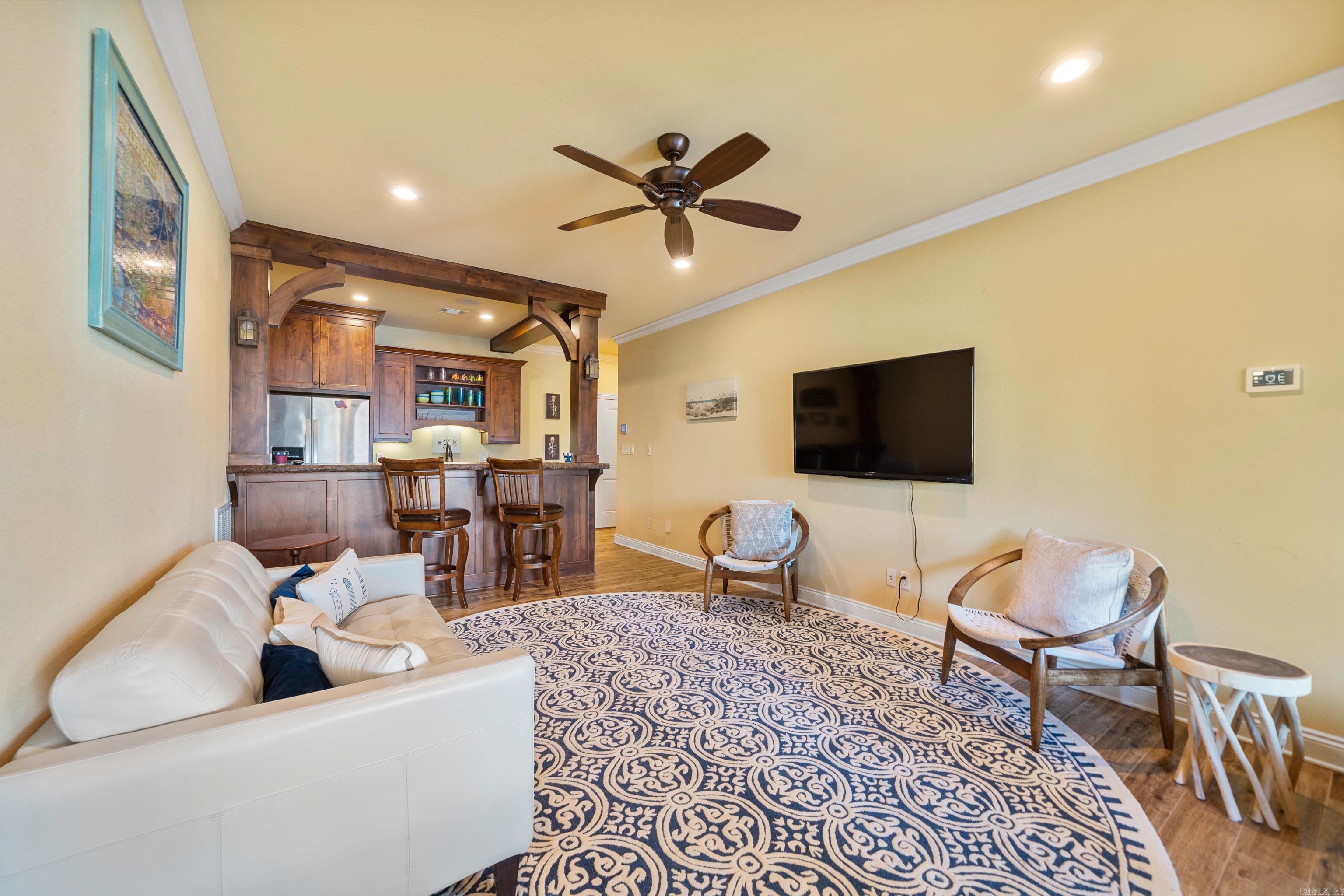 OAK SHORES ESTATES - Residential