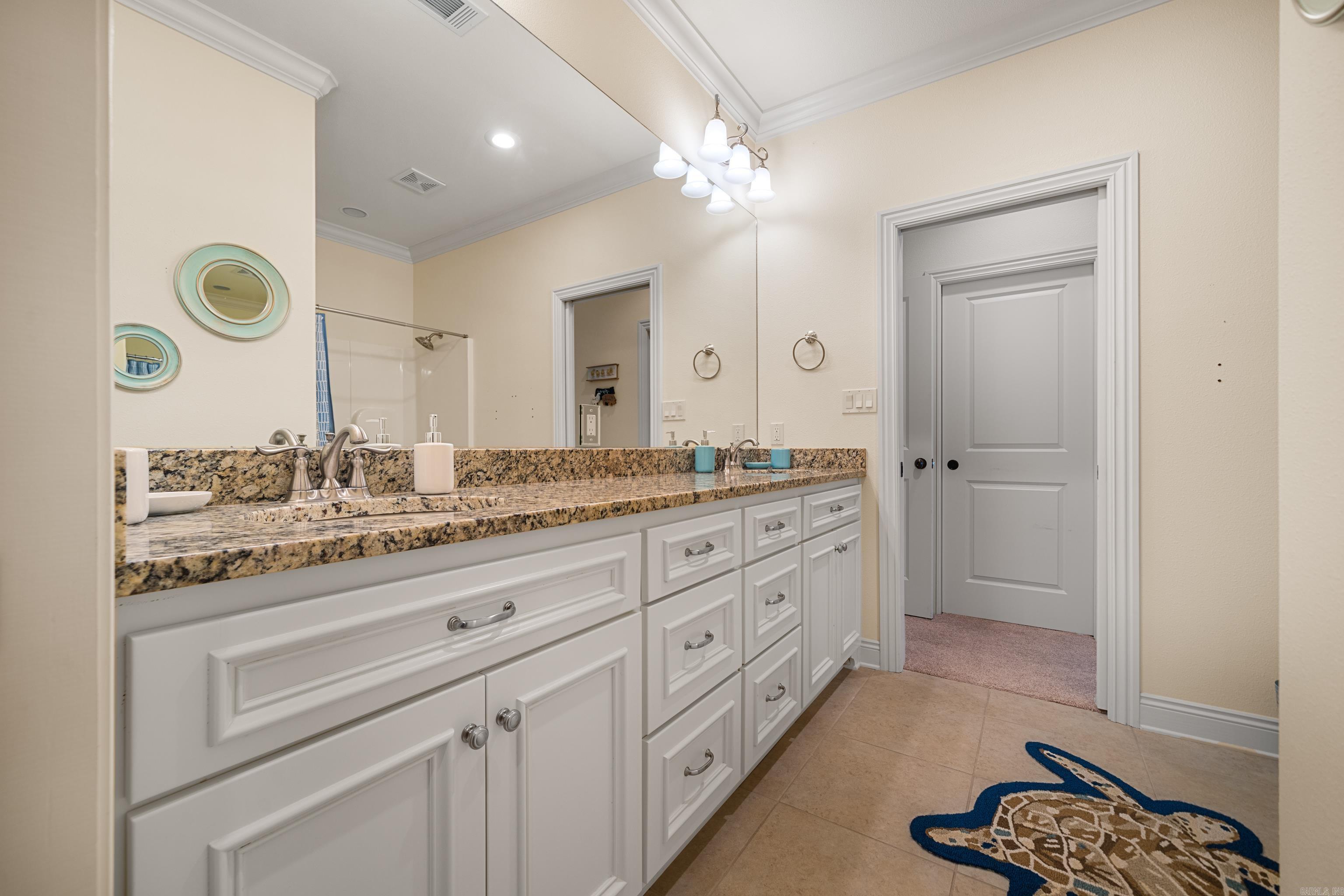 OAK SHORES ESTATES - Residential