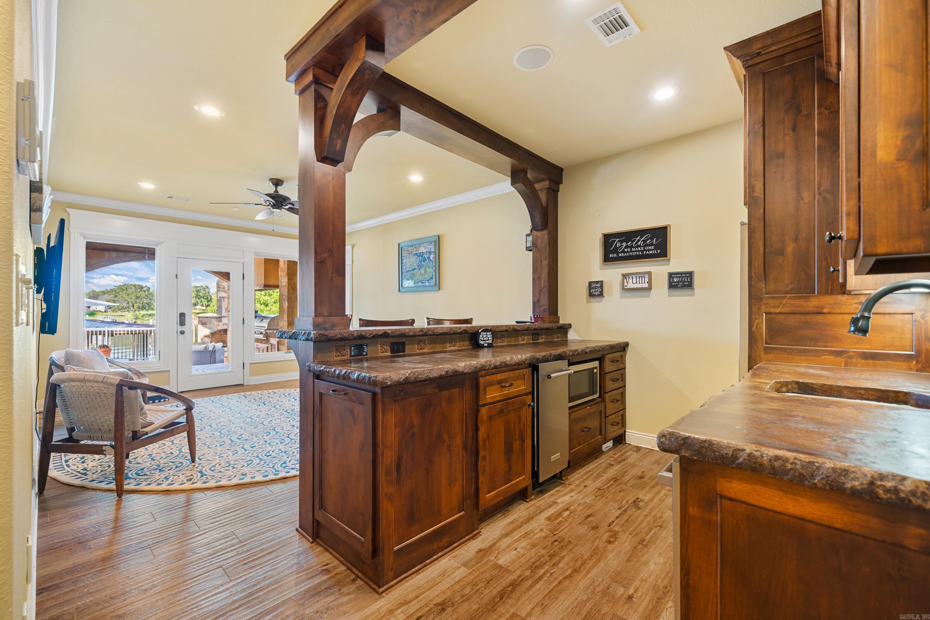 OAK SHORES ESTATES - Residential