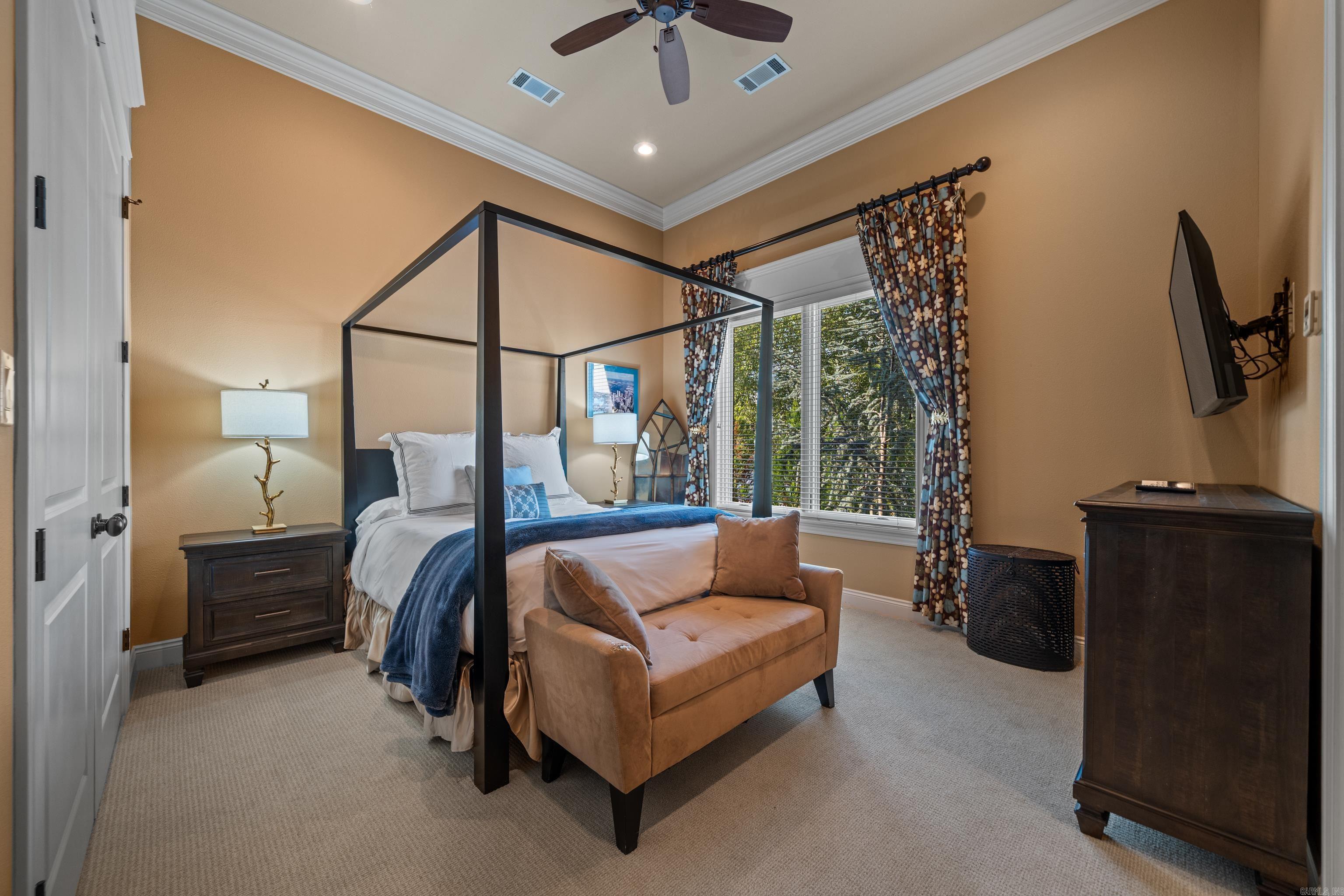 OAK SHORES ESTATES - Residential