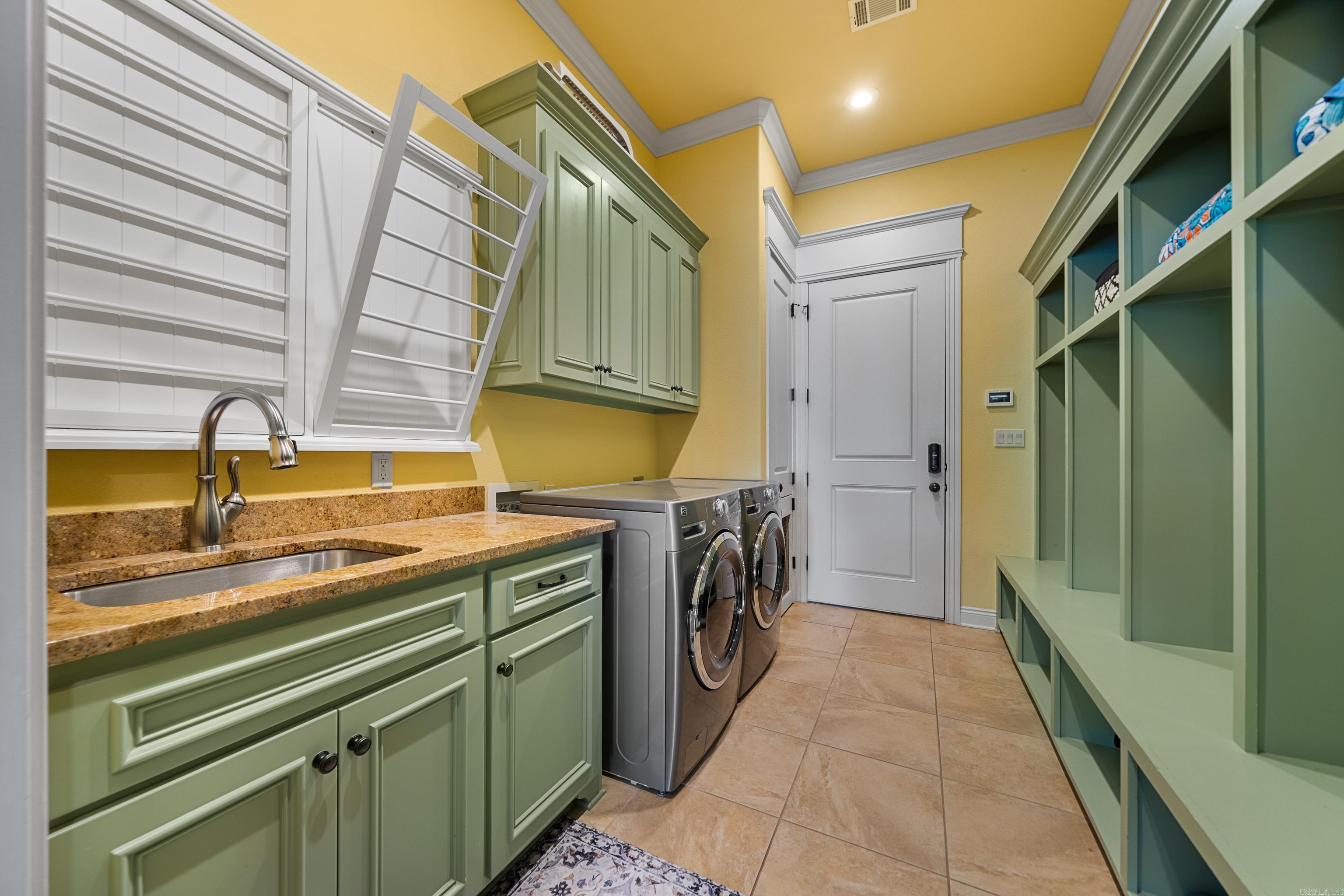 OAK SHORES ESTATES - Residential
