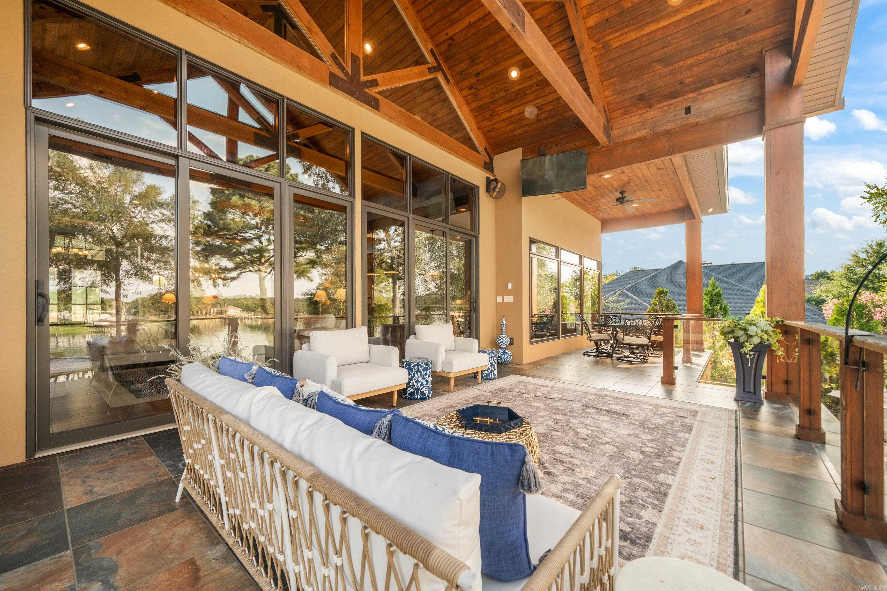 OAK SHORES ESTATES - Residential