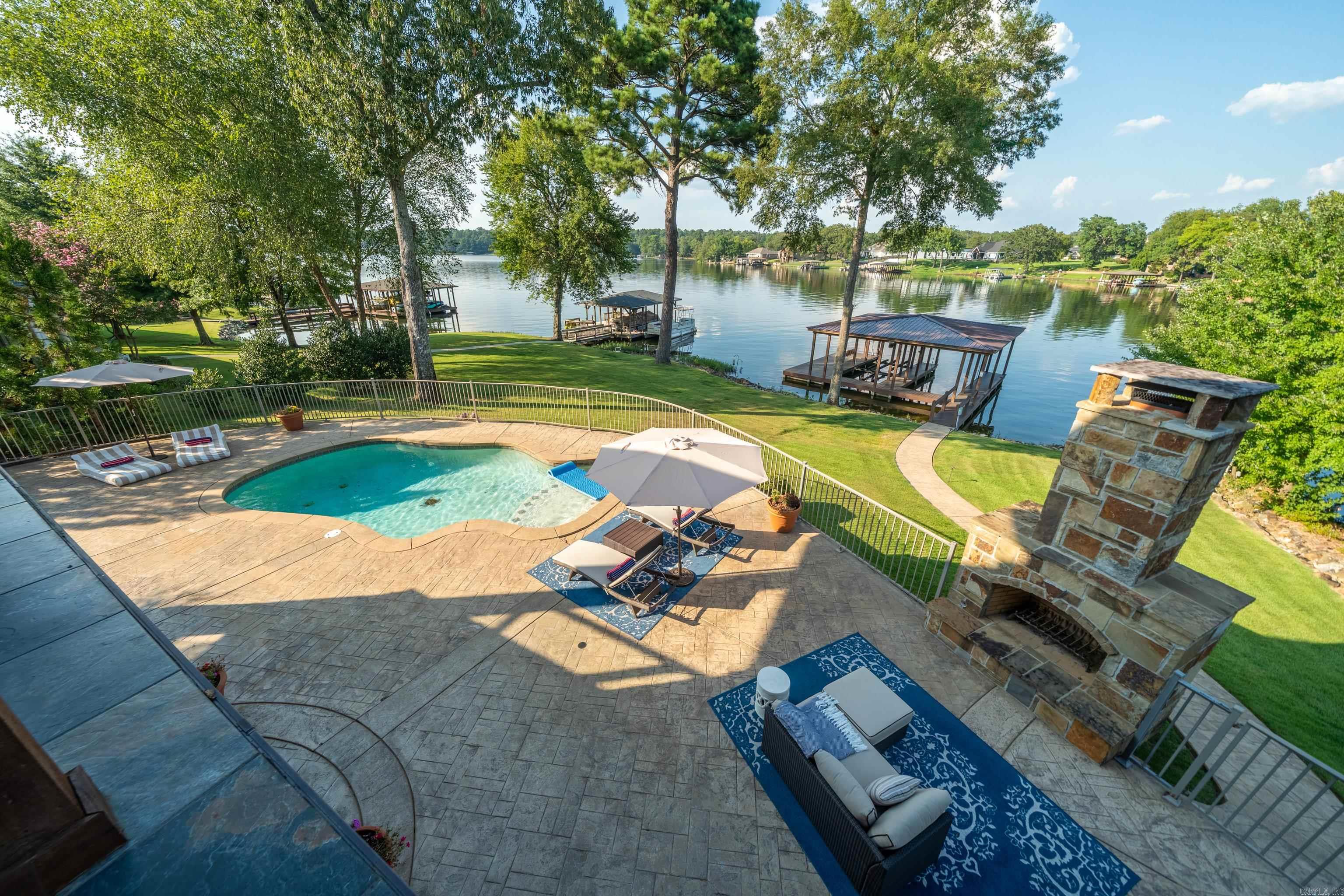 OAK SHORES ESTATES - Residential