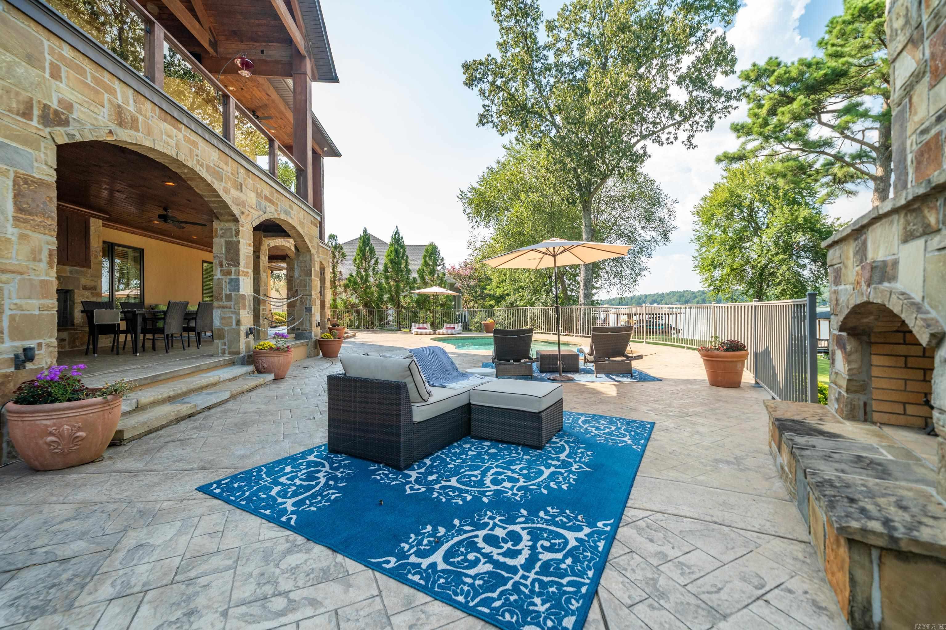 OAK SHORES ESTATES - Residential