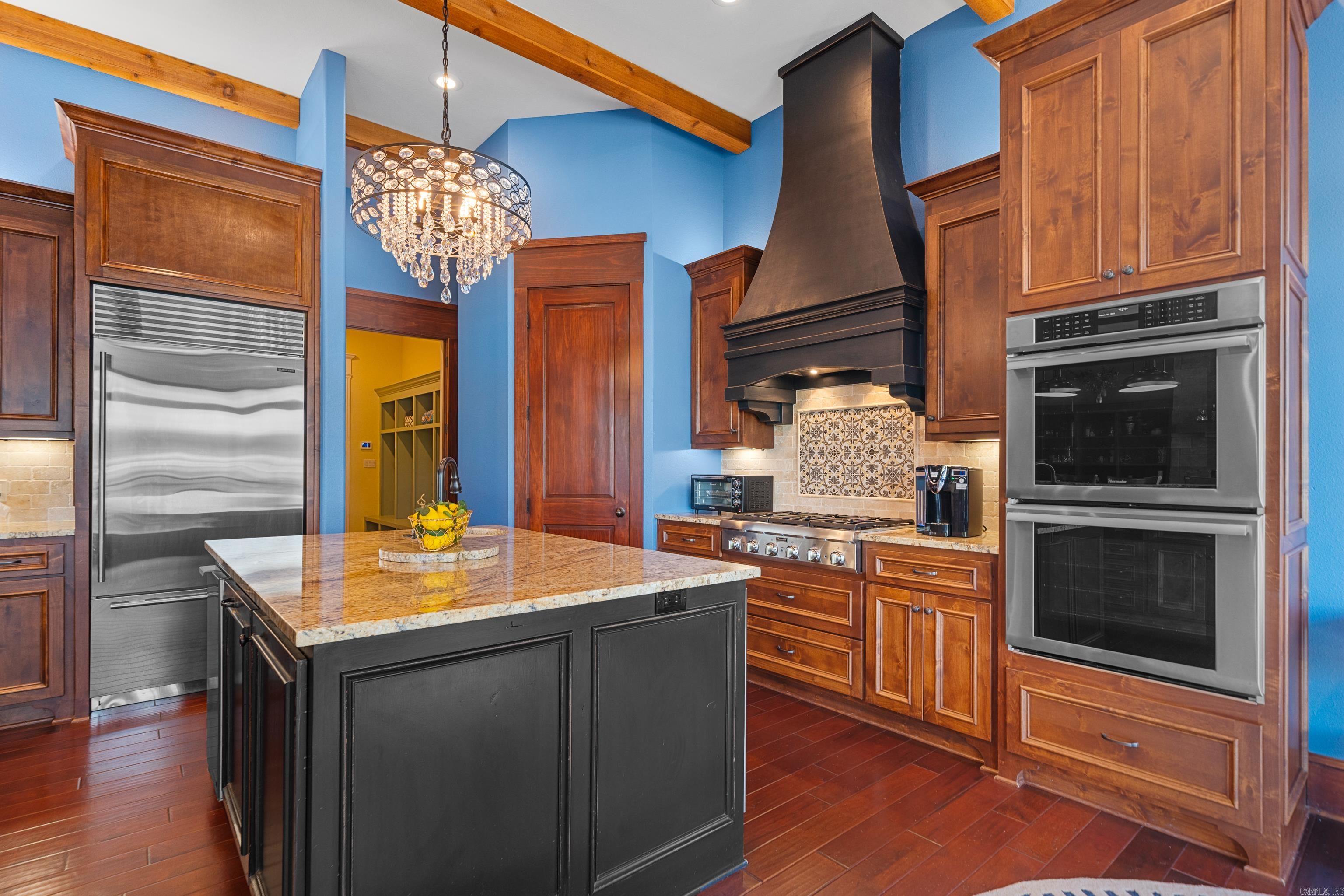 OAK SHORES ESTATES - Residential