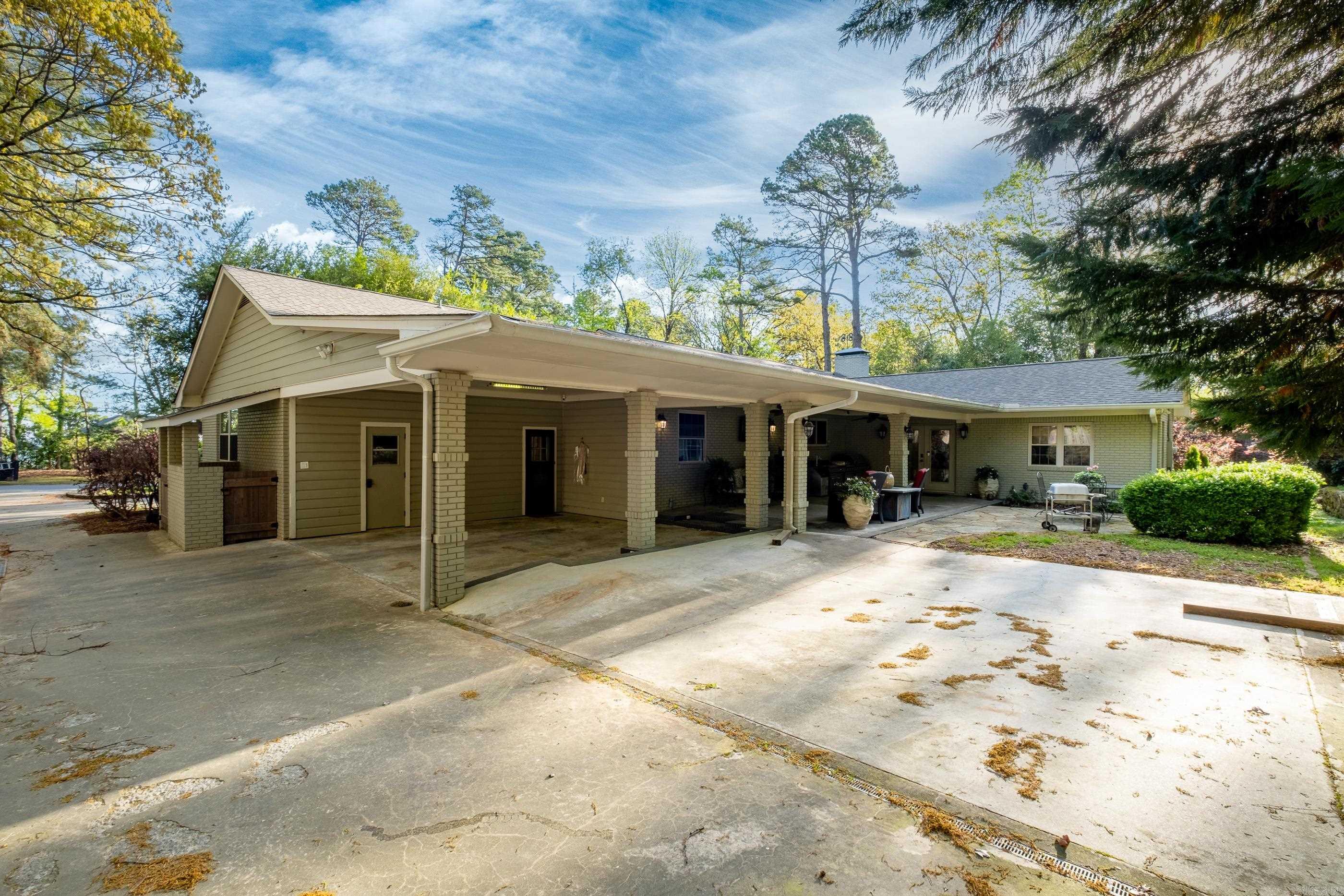 EAST PALISADES - Residential