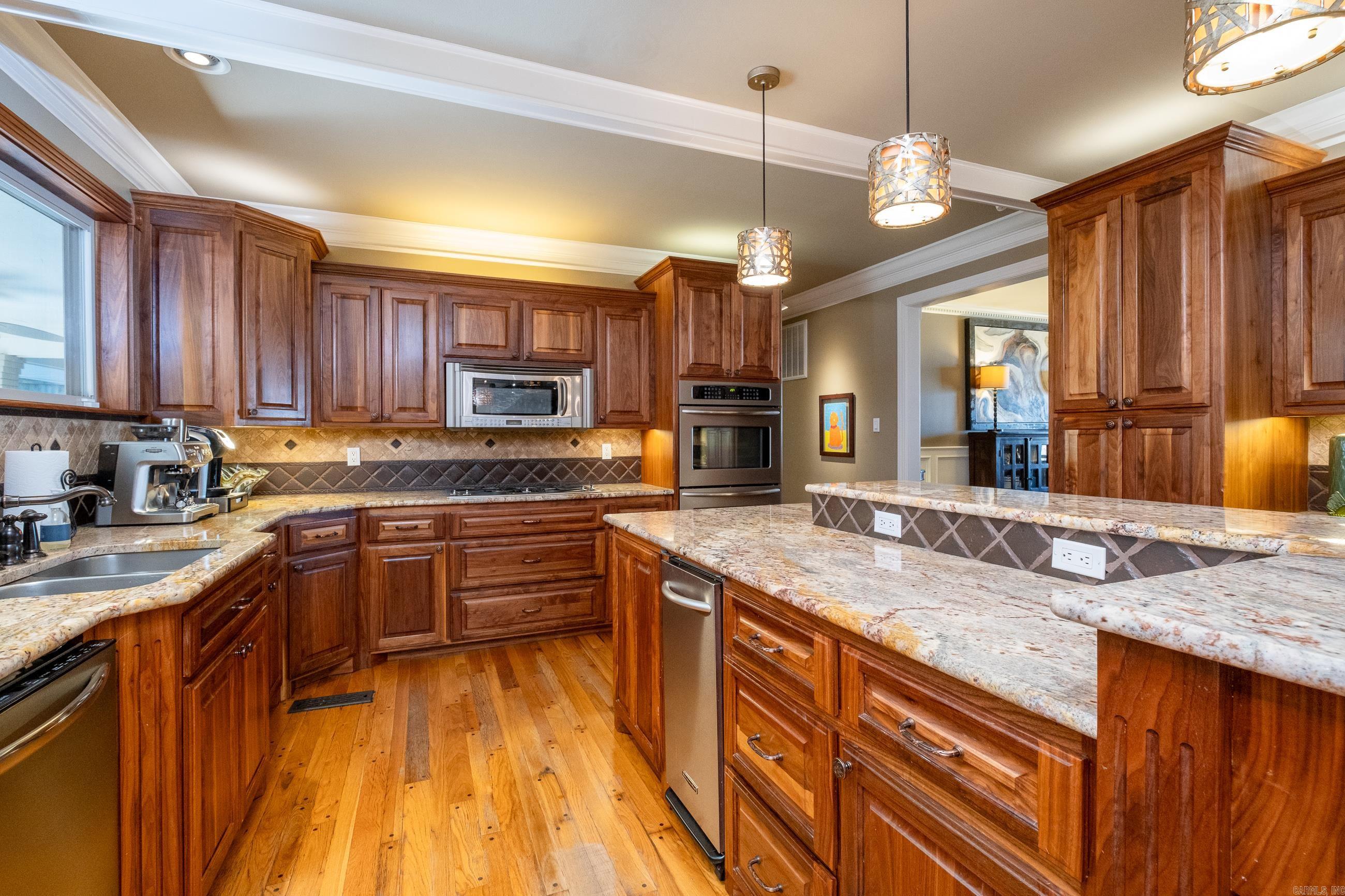 EAST PALISADES - Residential