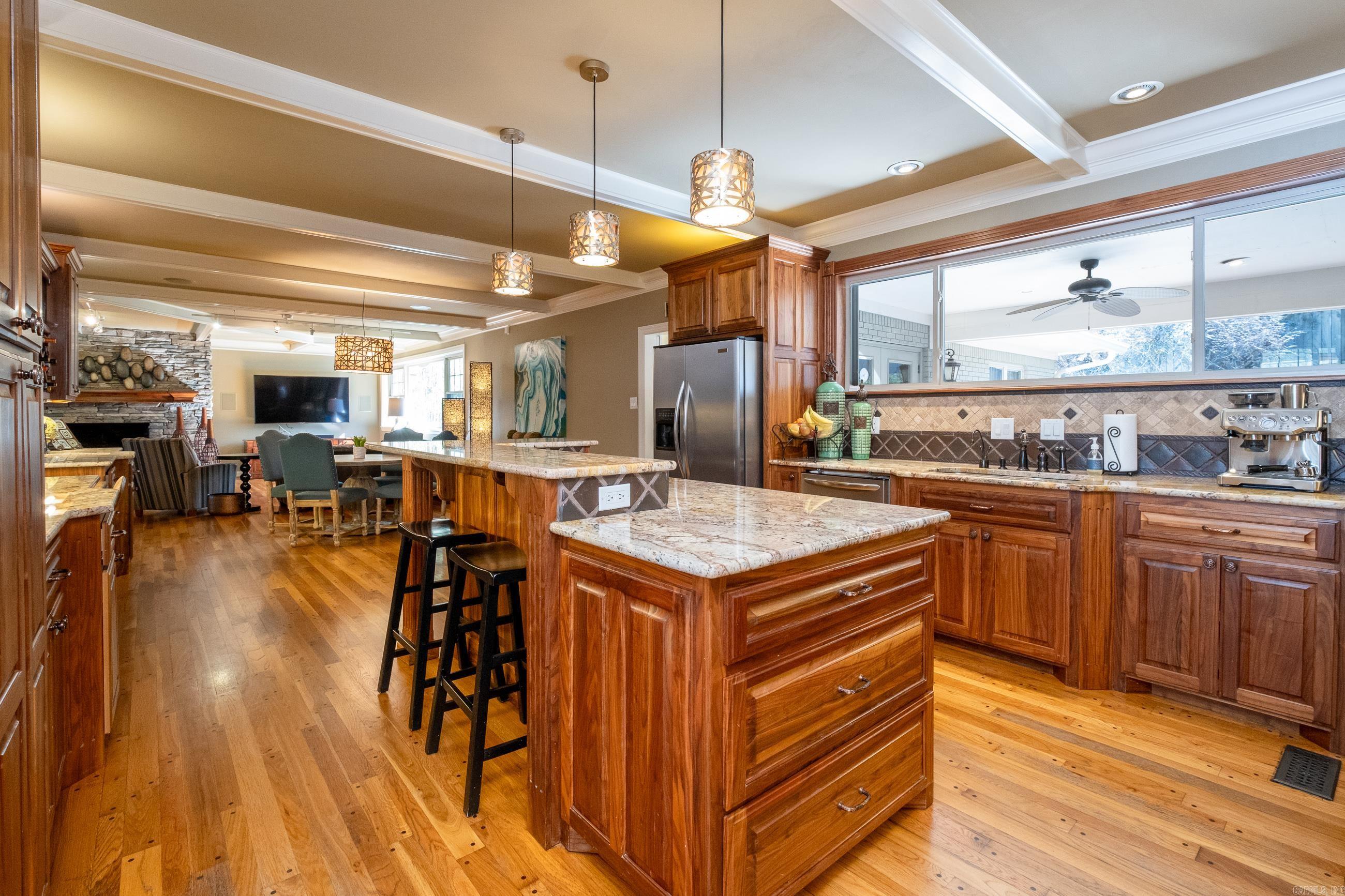 EAST PALISADES - Residential