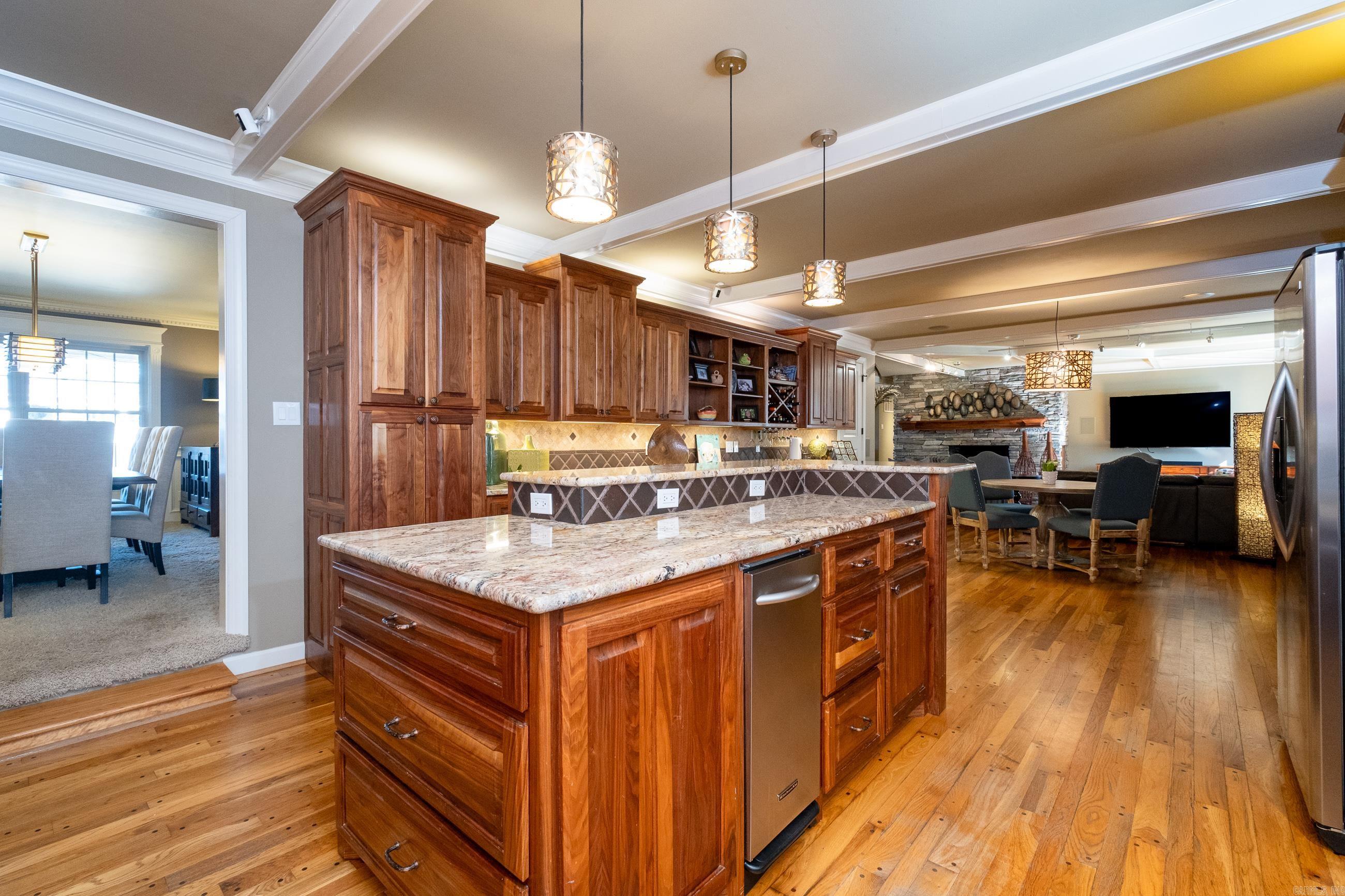 EAST PALISADES - Residential