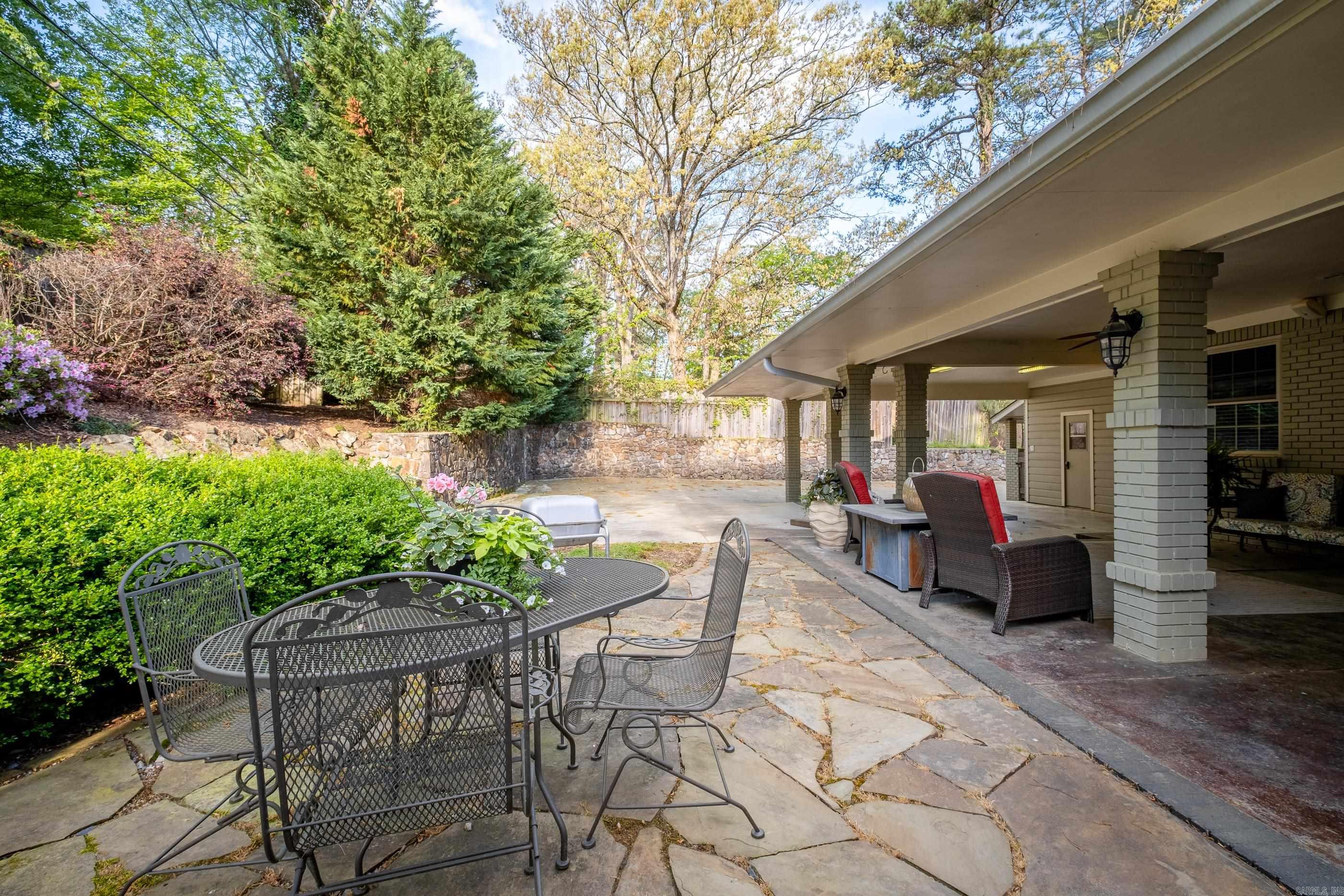 EAST PALISADES - Residential