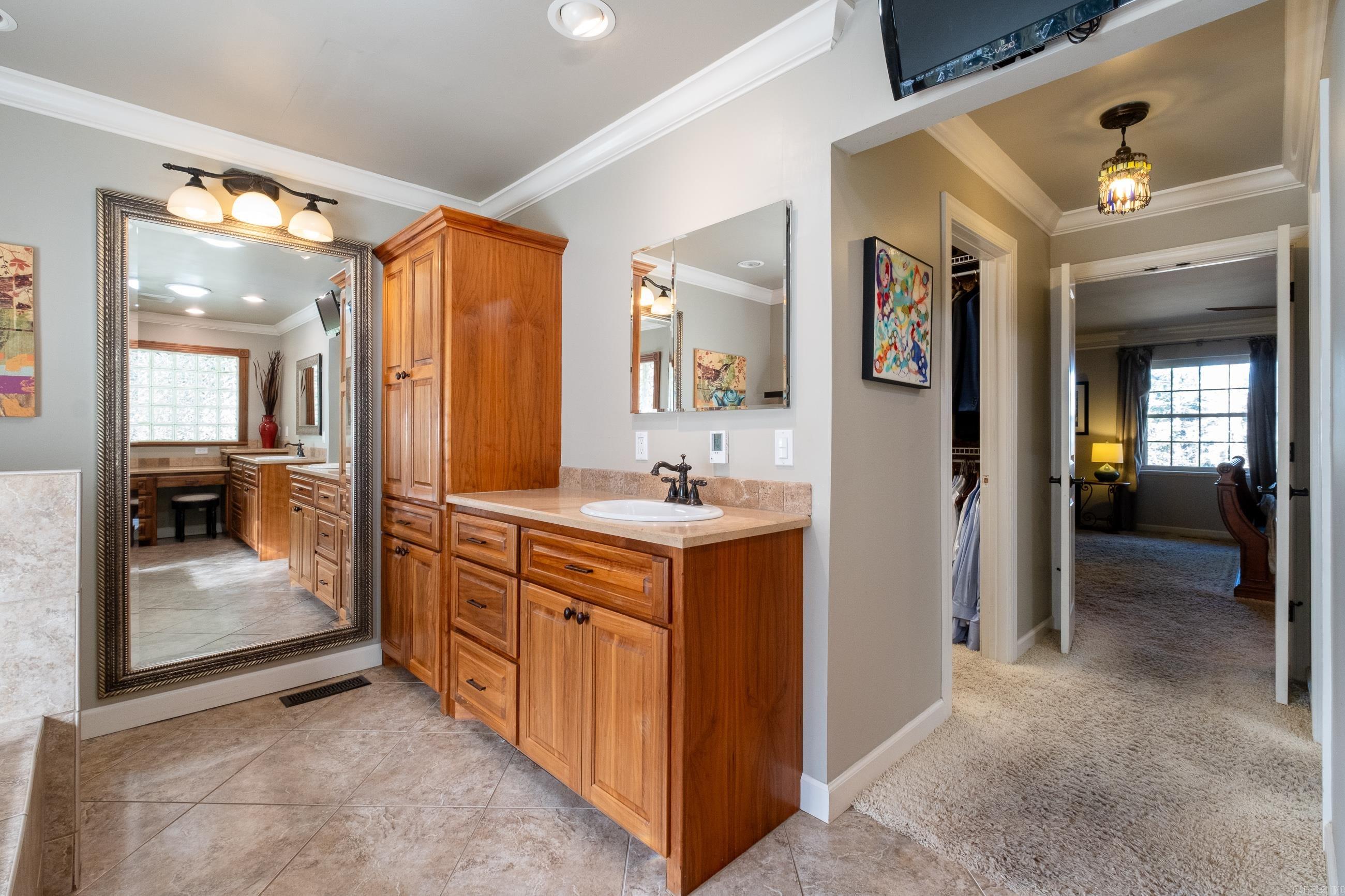 EAST PALISADES - Residential