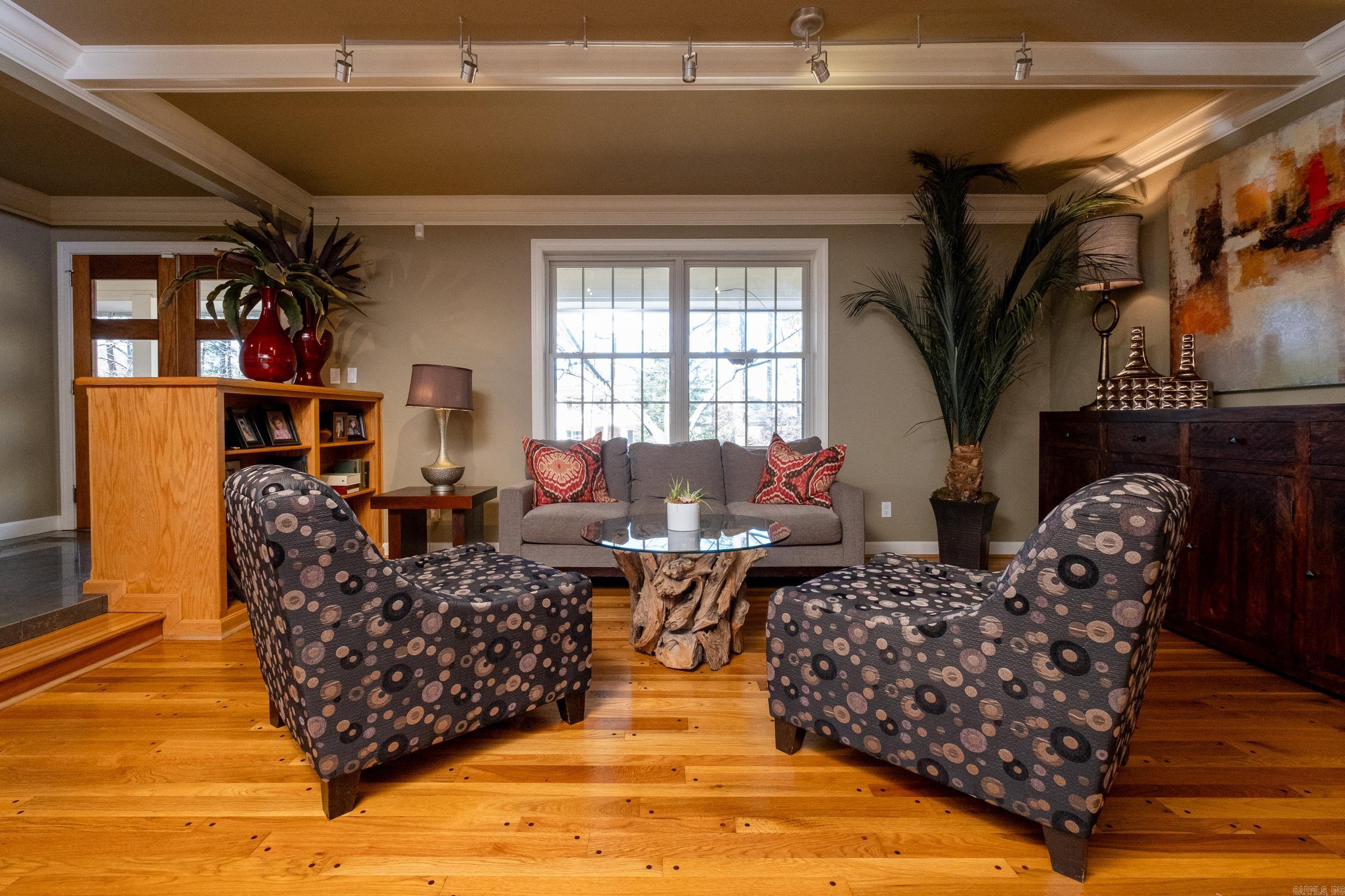 EAST PALISADES - Residential