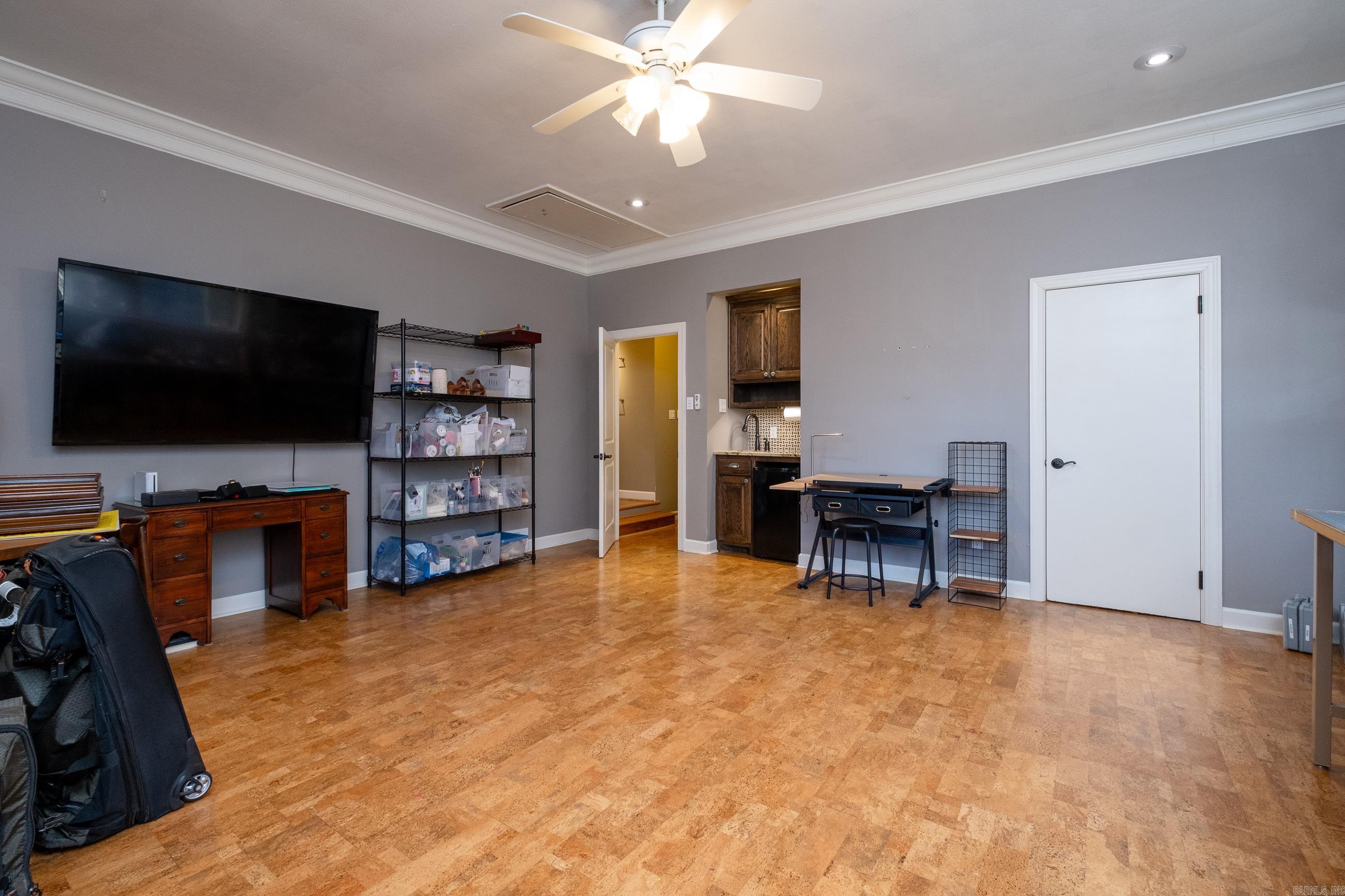 EAST PALISADES - Residential