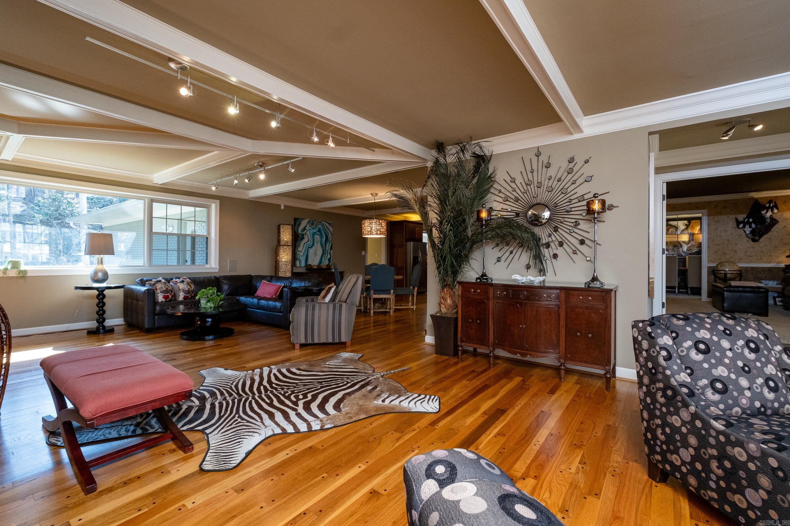 EAST PALISADES - Residential