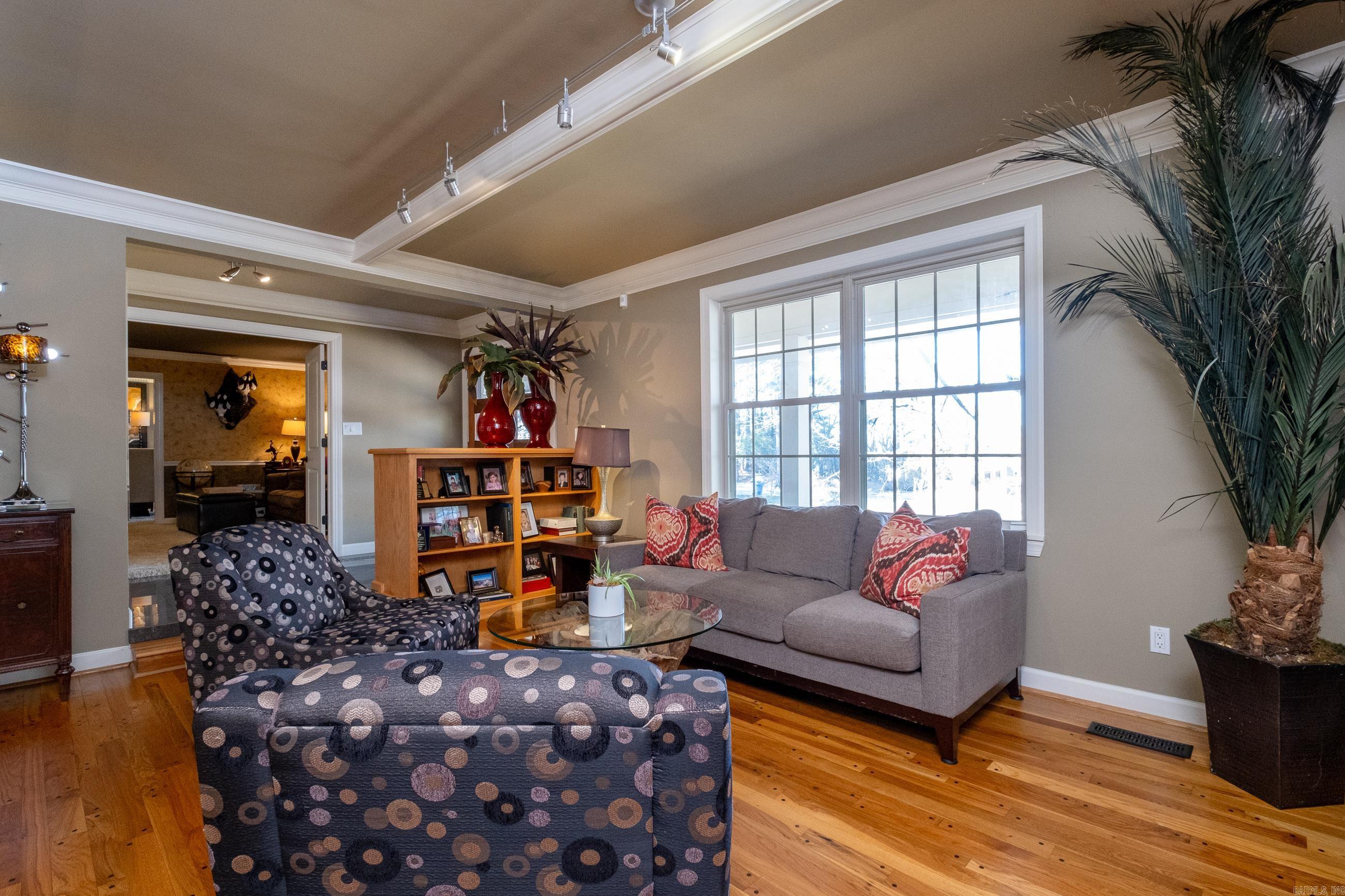 EAST PALISADES - Residential