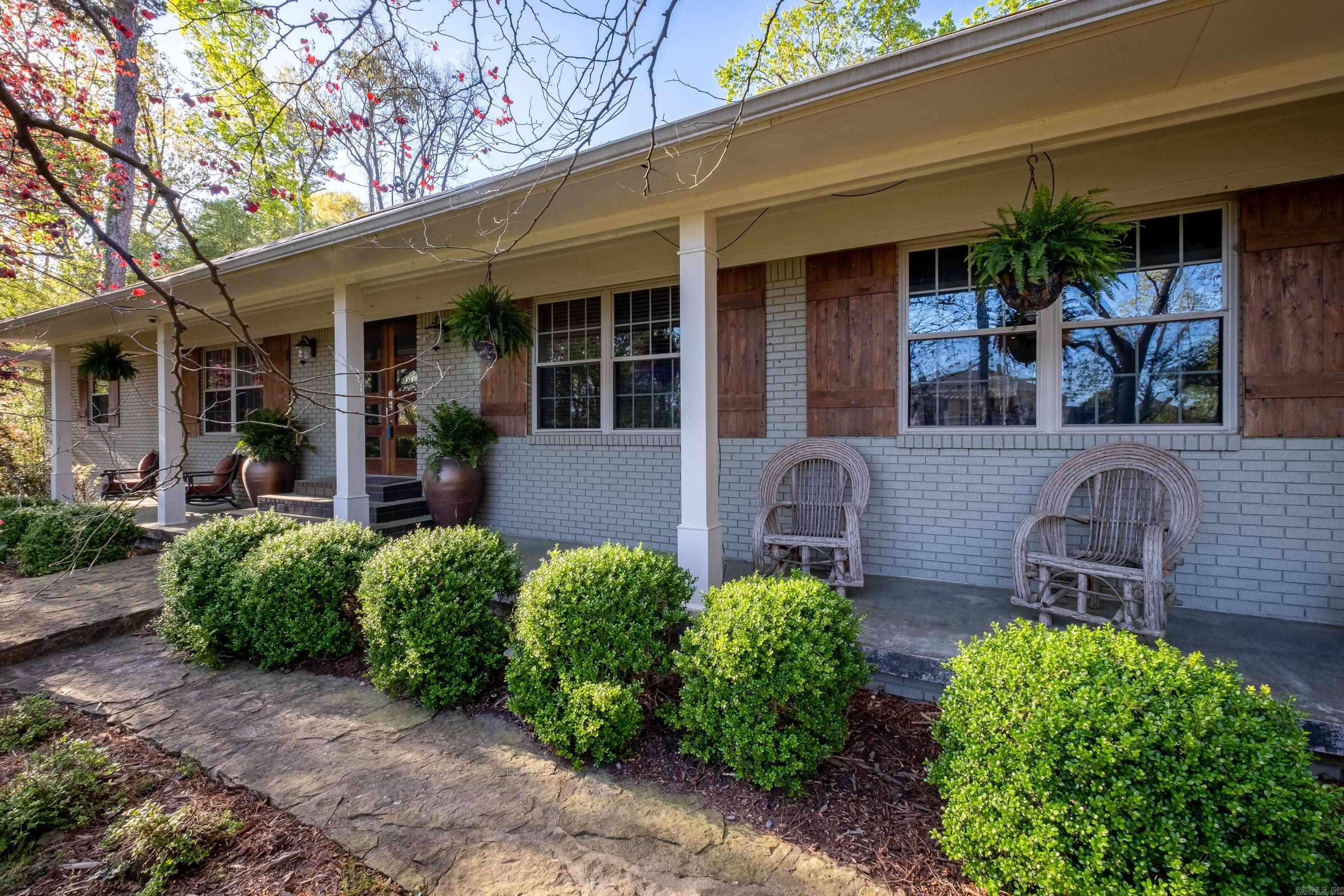 EAST PALISADES - Residential