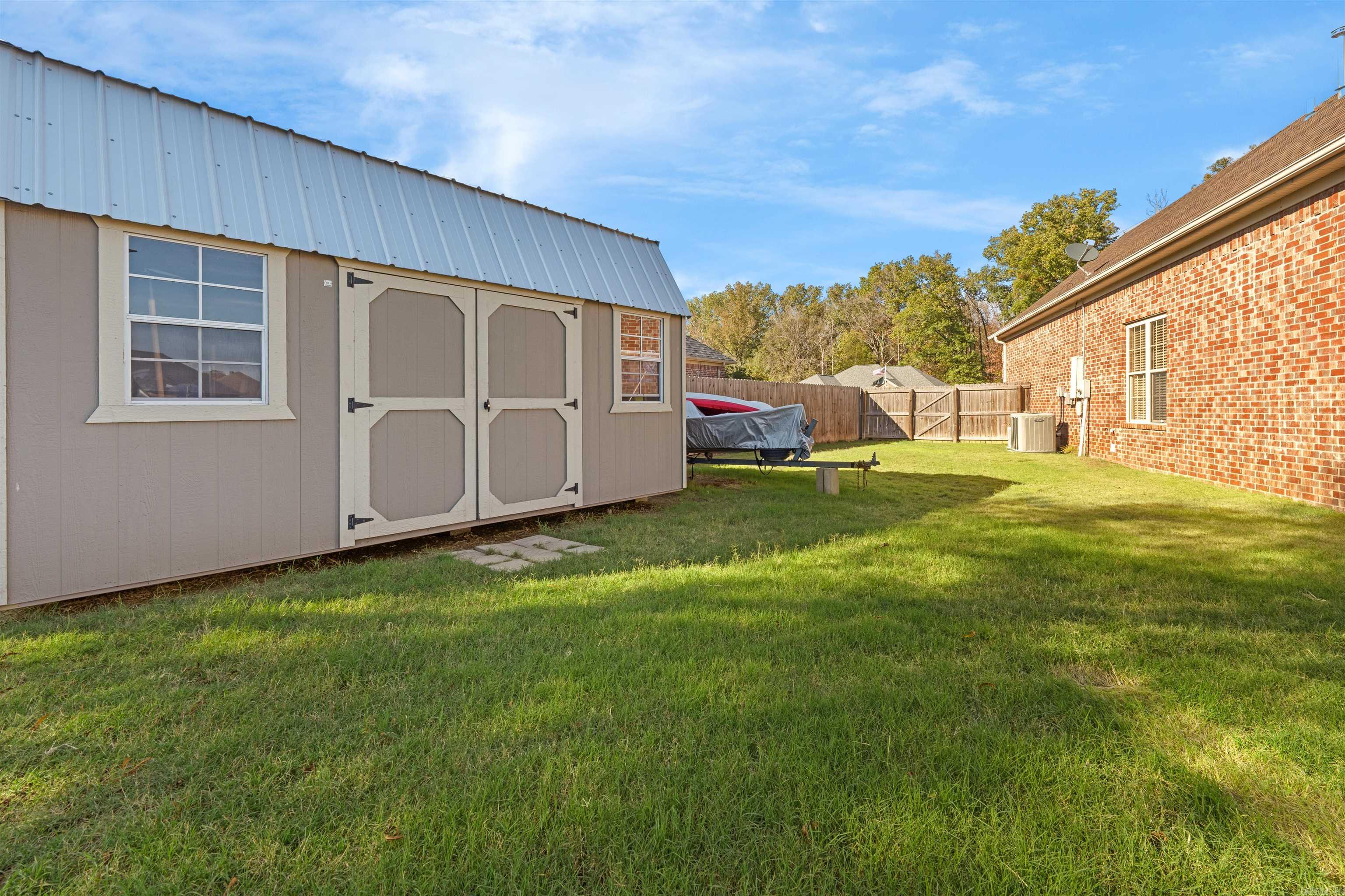 SHADOW CREEK - Residential