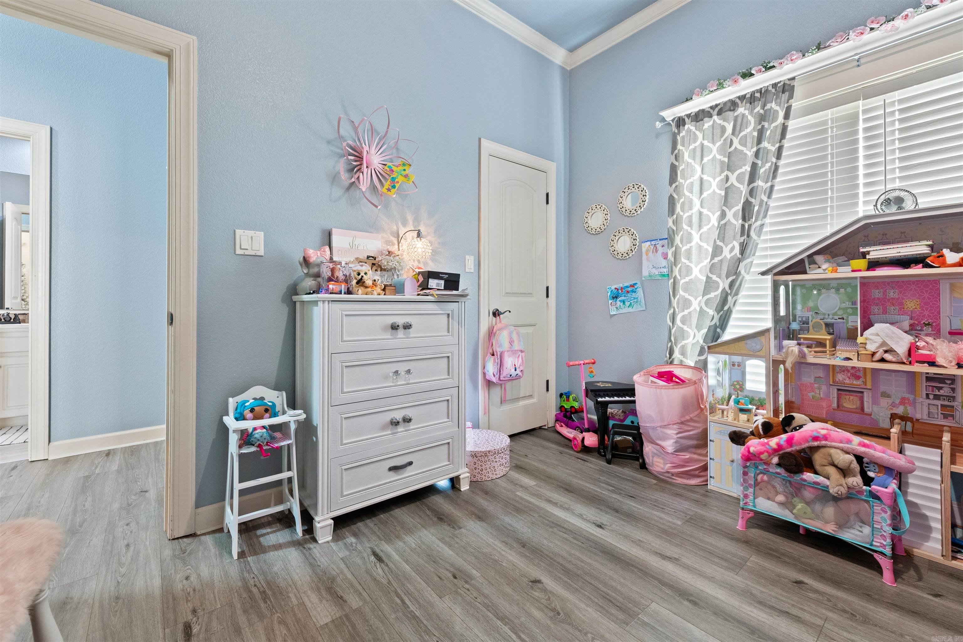 SHADOW CREEK - Residential