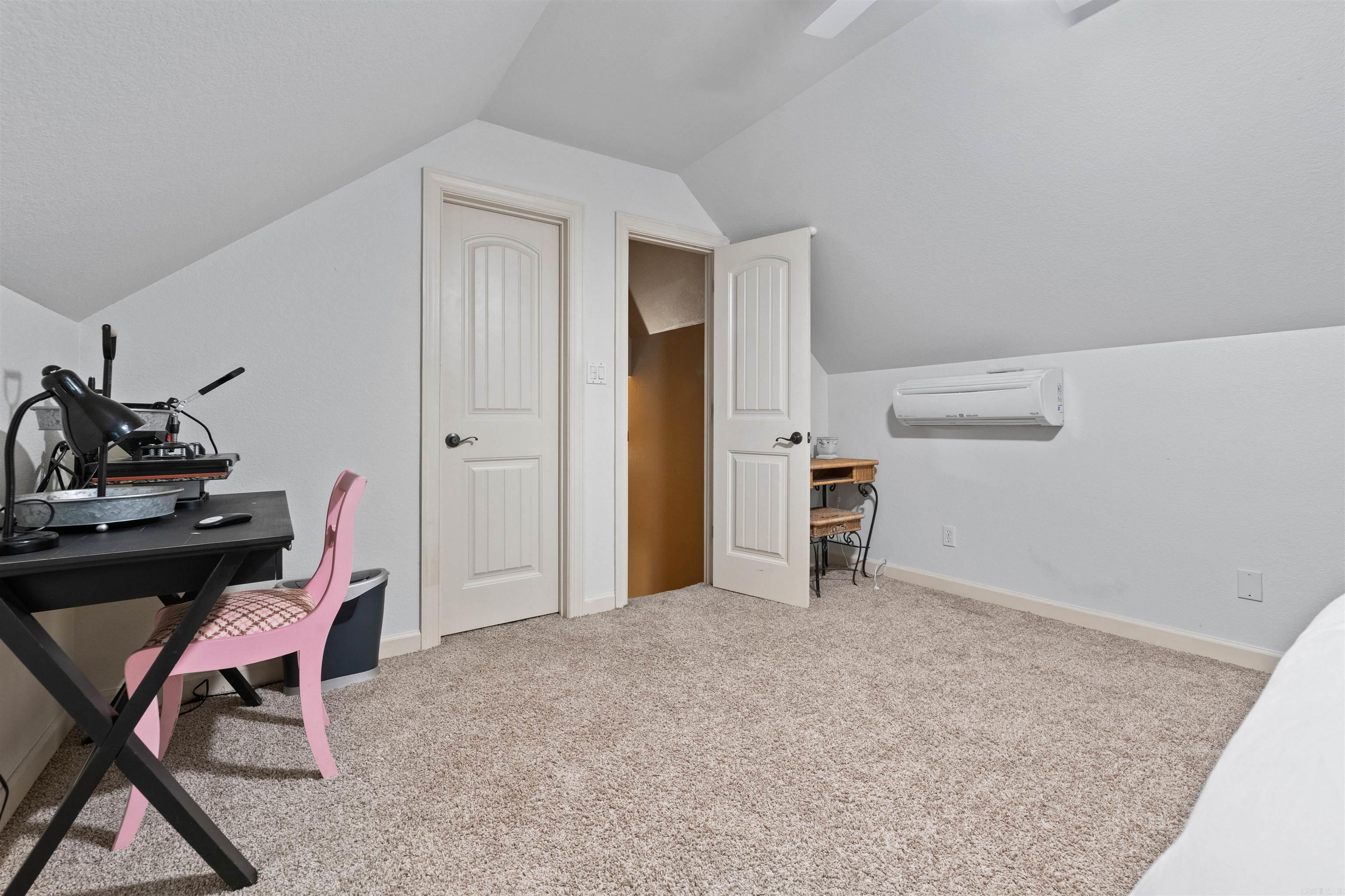 SHADOW CREEK - Residential