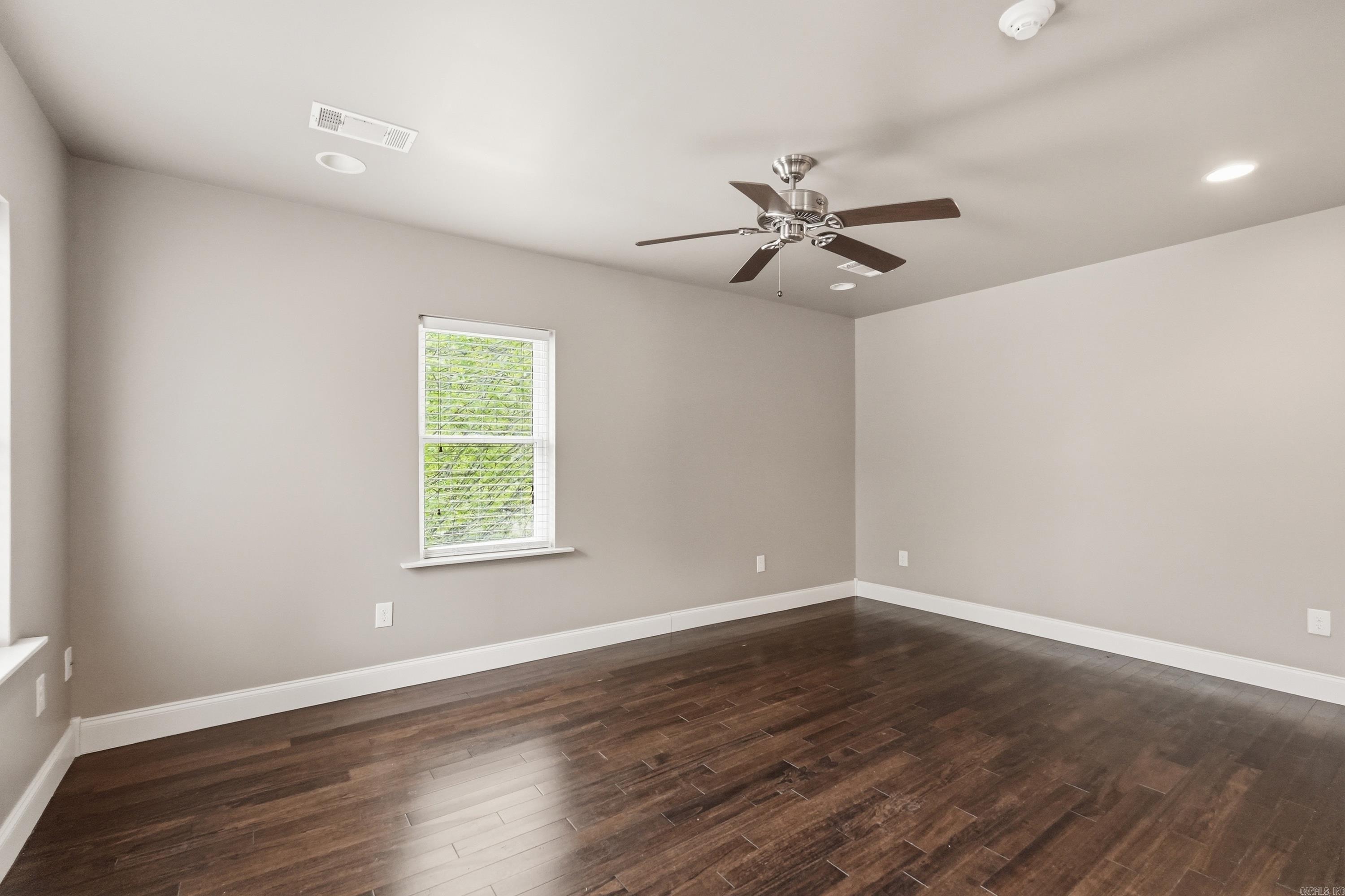 SPRING PARK - Residential