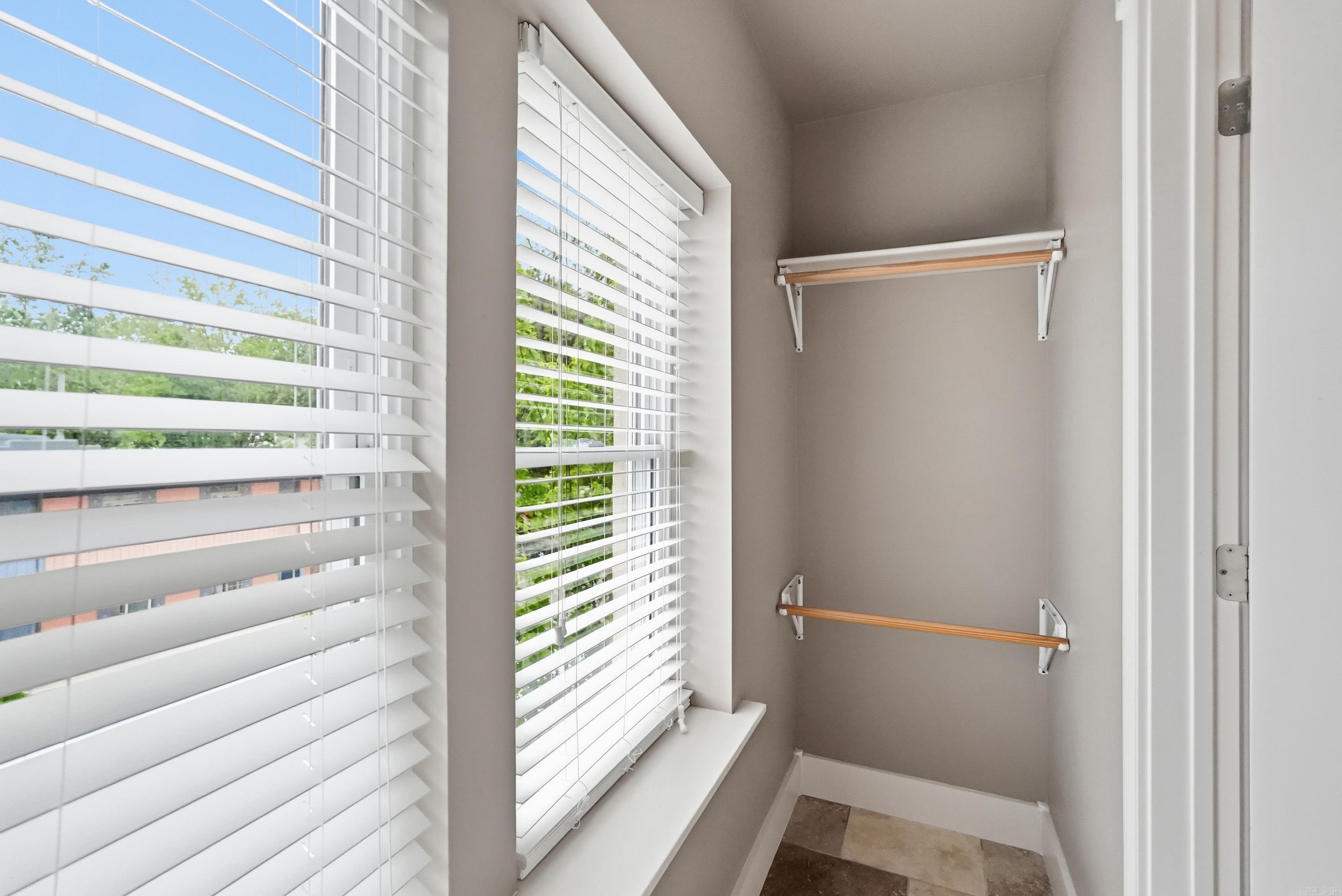 SPRING PARK - Residential