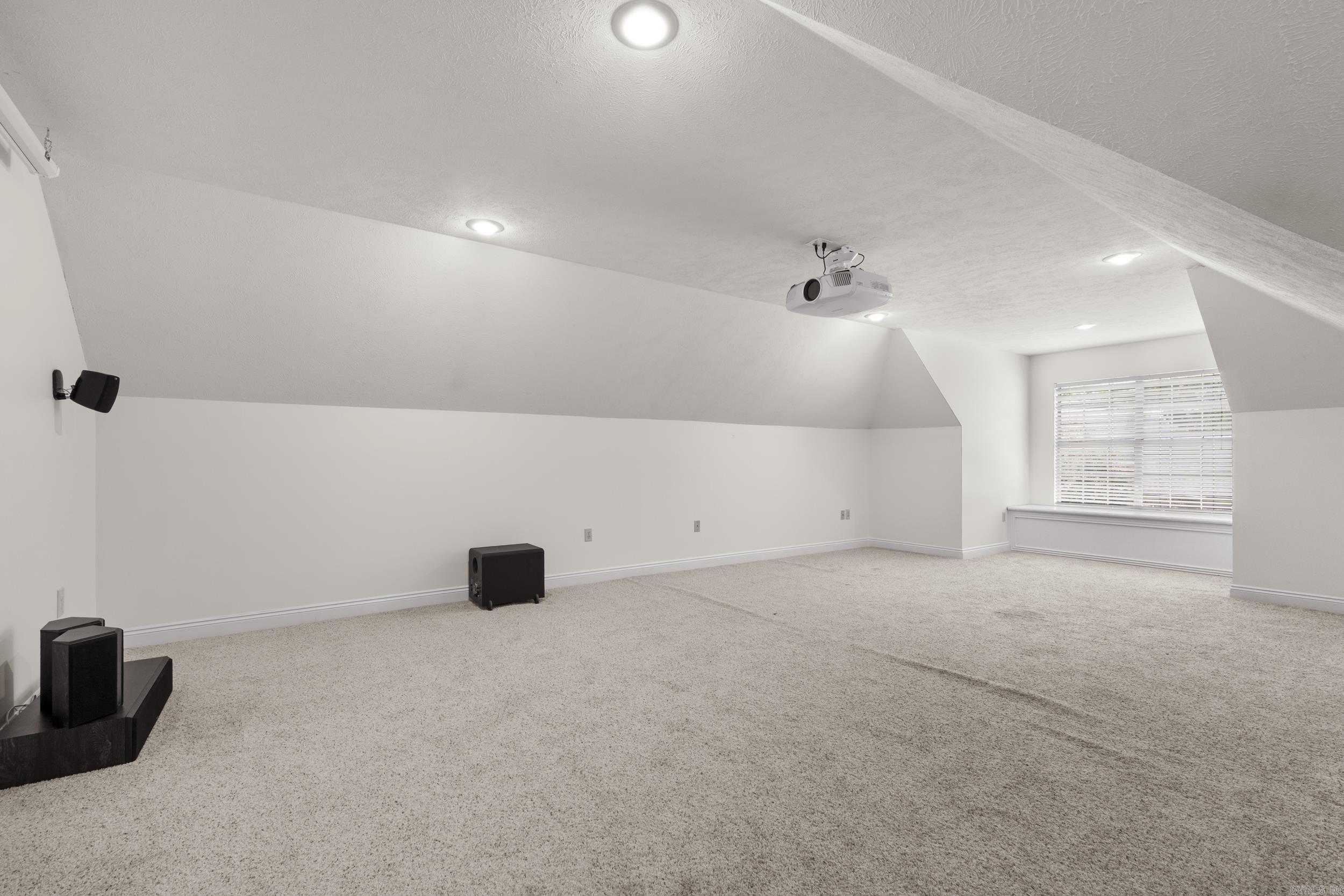 WOODLAND SPRINGS - Residential