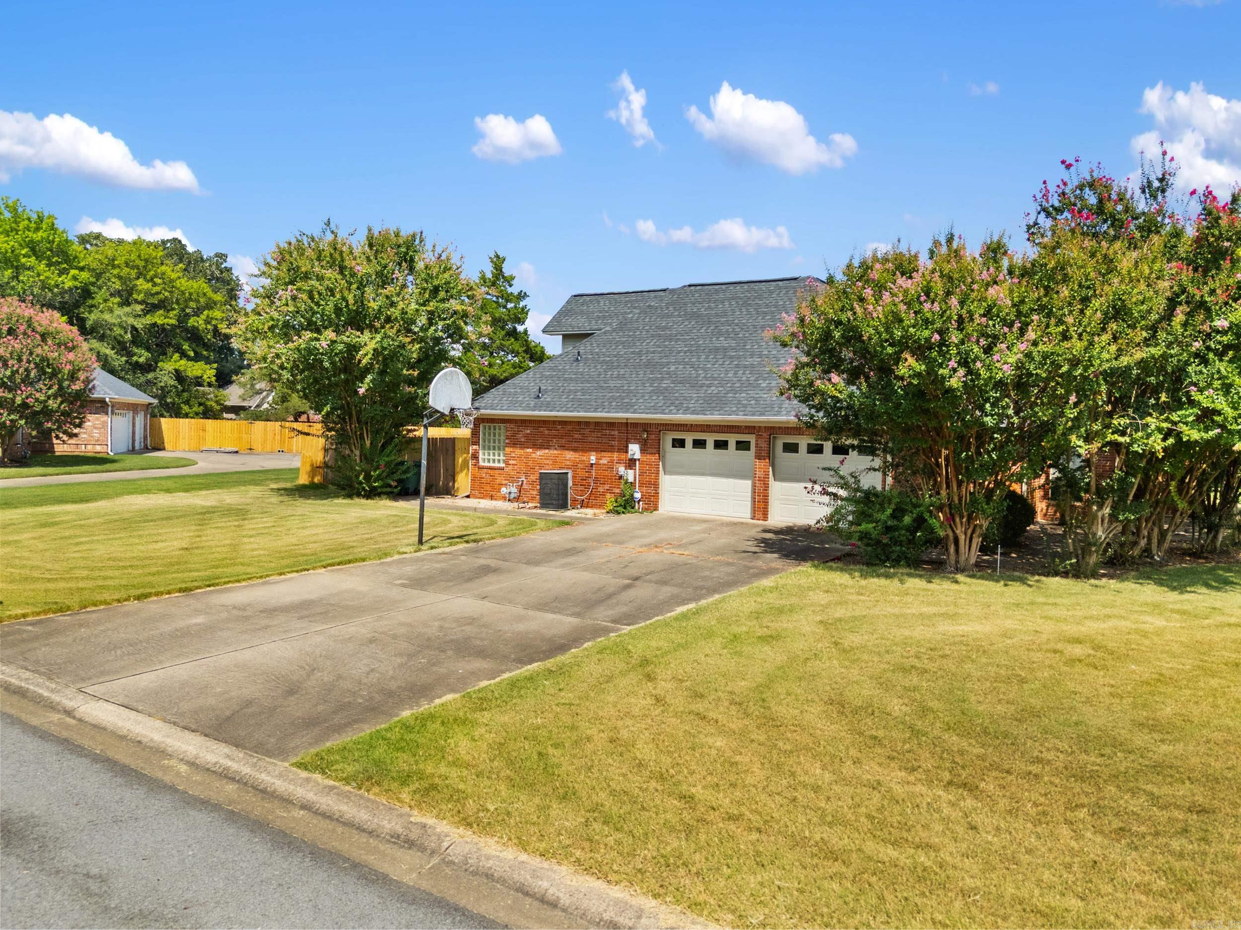 WOODLAND SPRINGS - Residential