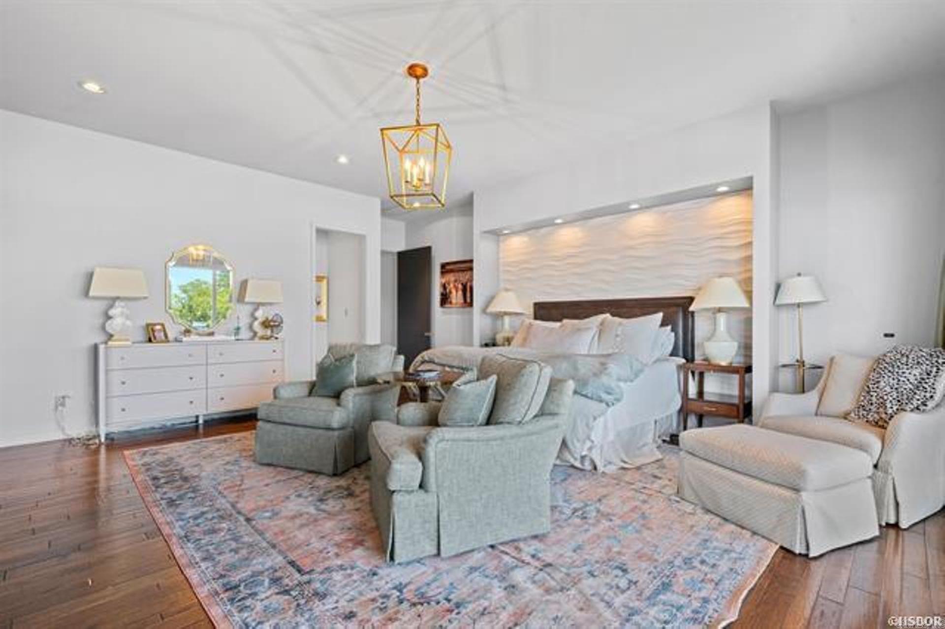 Point on Wilson Point - Residential