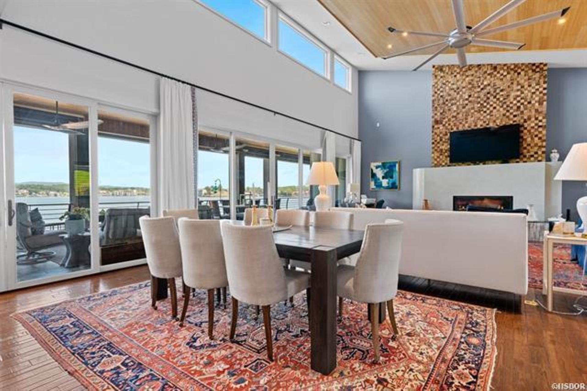 Point on Wilson Point - Residential