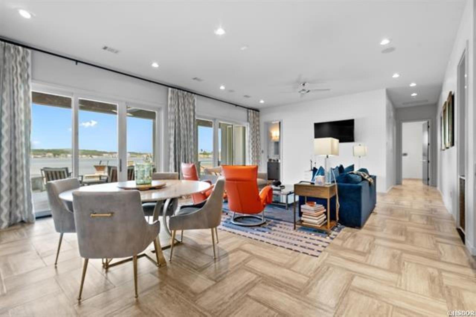 Point on Wilson Point - Residential