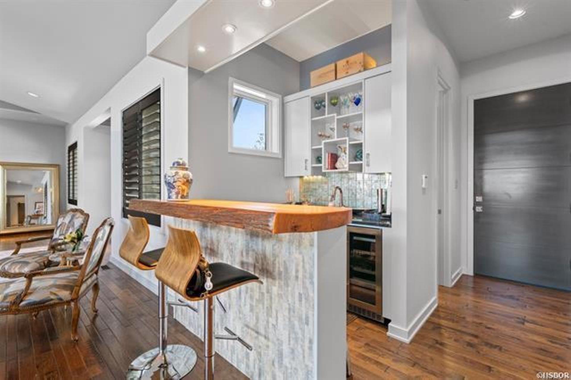 Point on Wilson Point - Residential