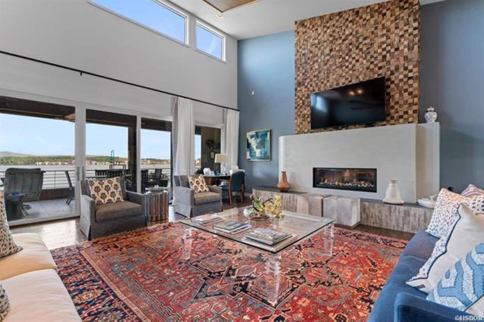 Point on Wilson Point - Residential