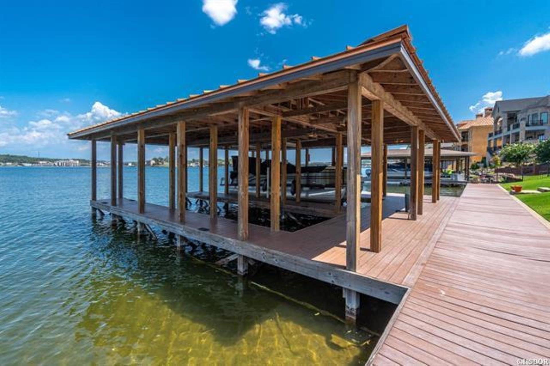 Point on Wilson Point - Residential