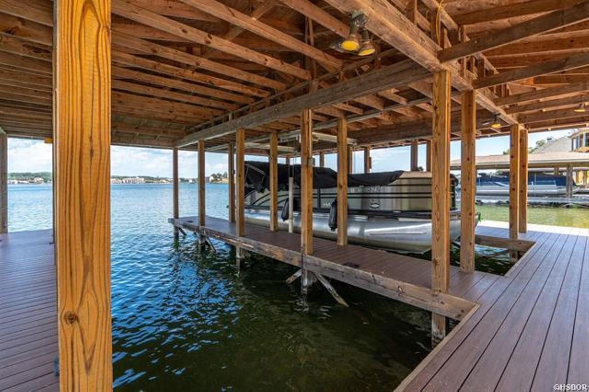 Point on Wilson Point - Residential
