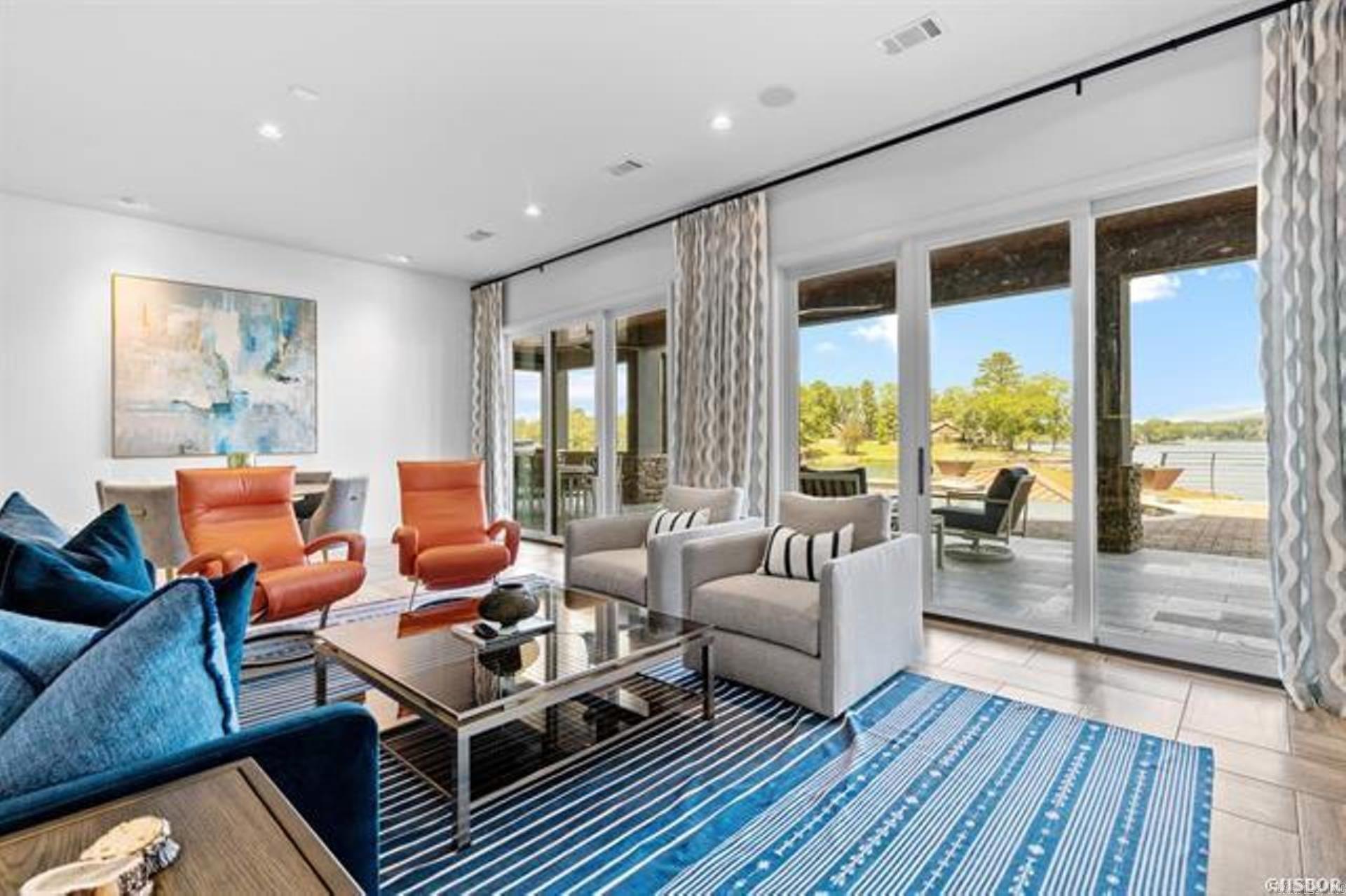 Point on Wilson Point - Residential