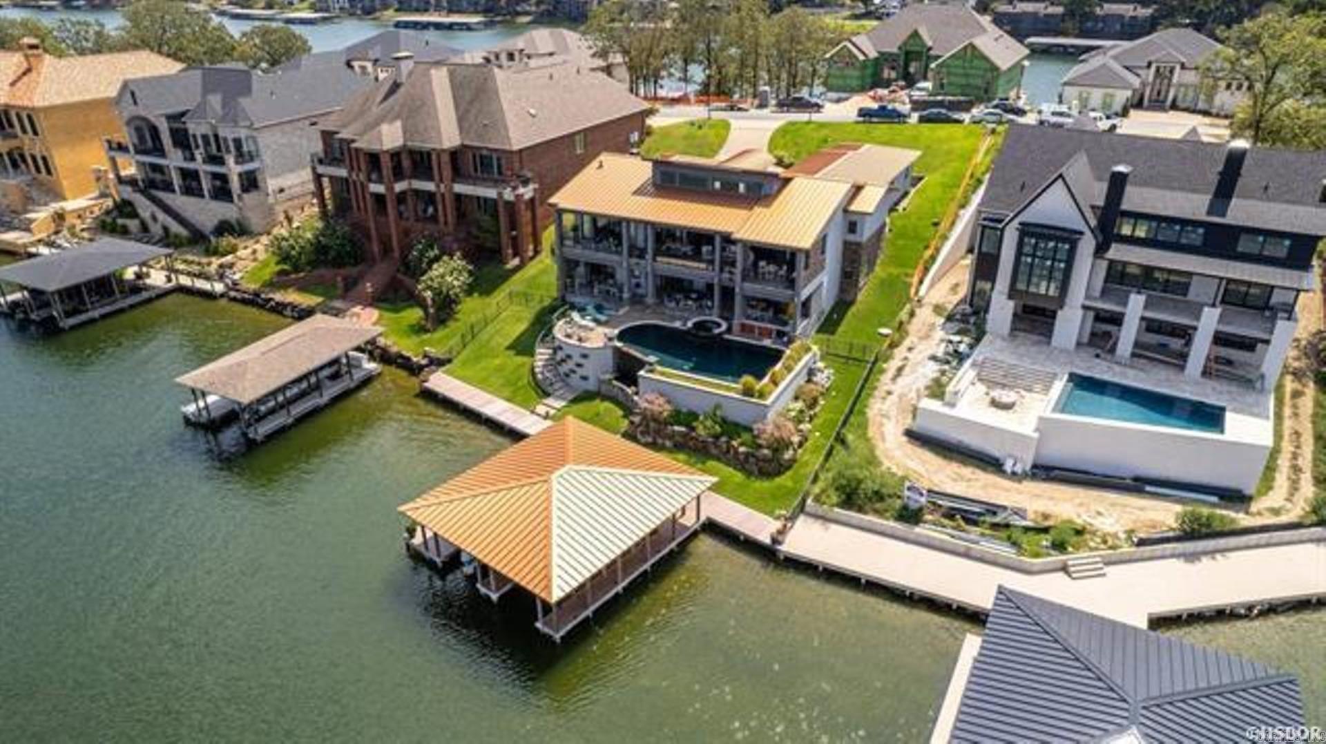 Point on Wilson Point - Residential