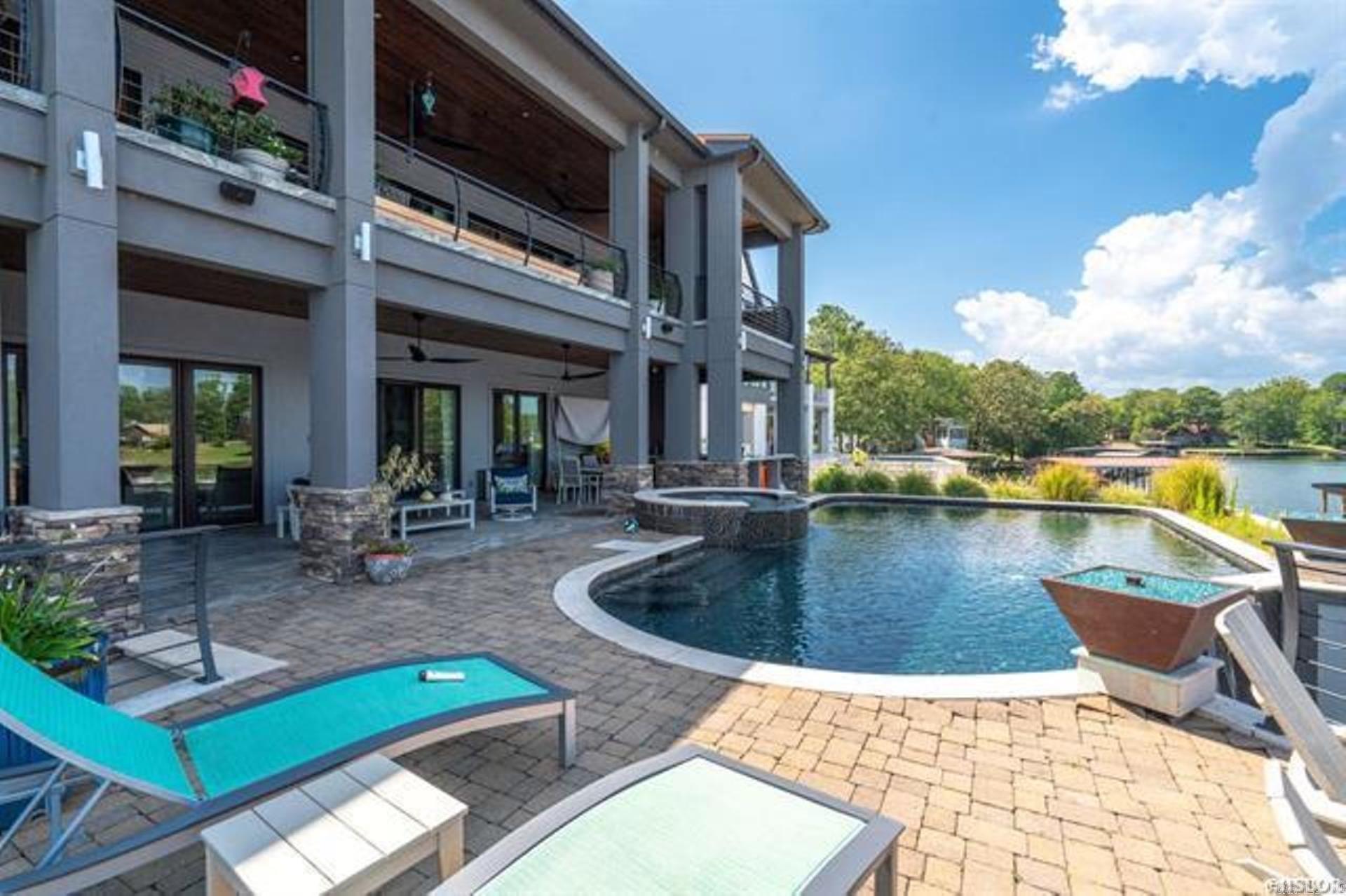 Point on Wilson Point - Residential