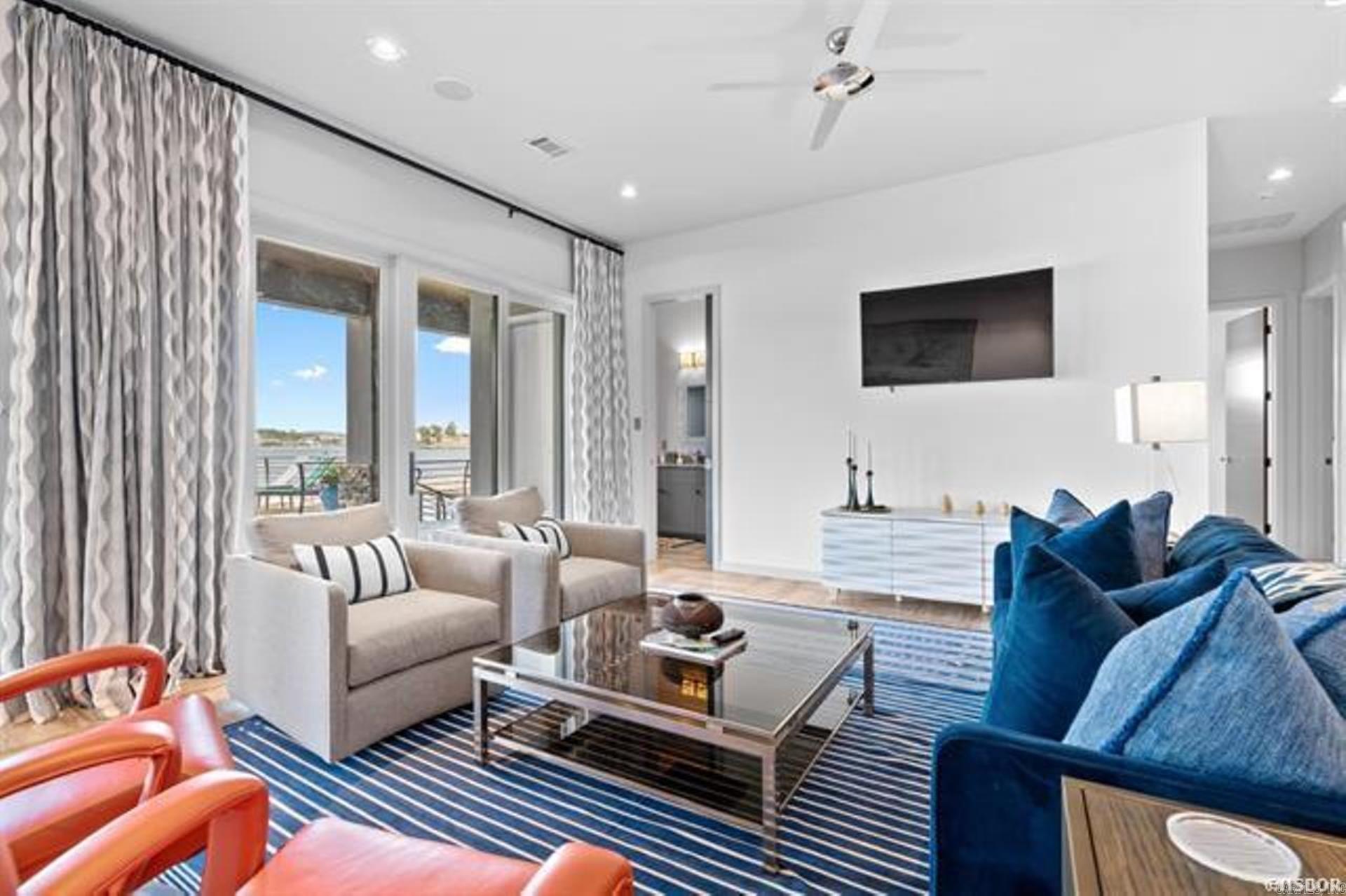 Point on Wilson Point - Residential
